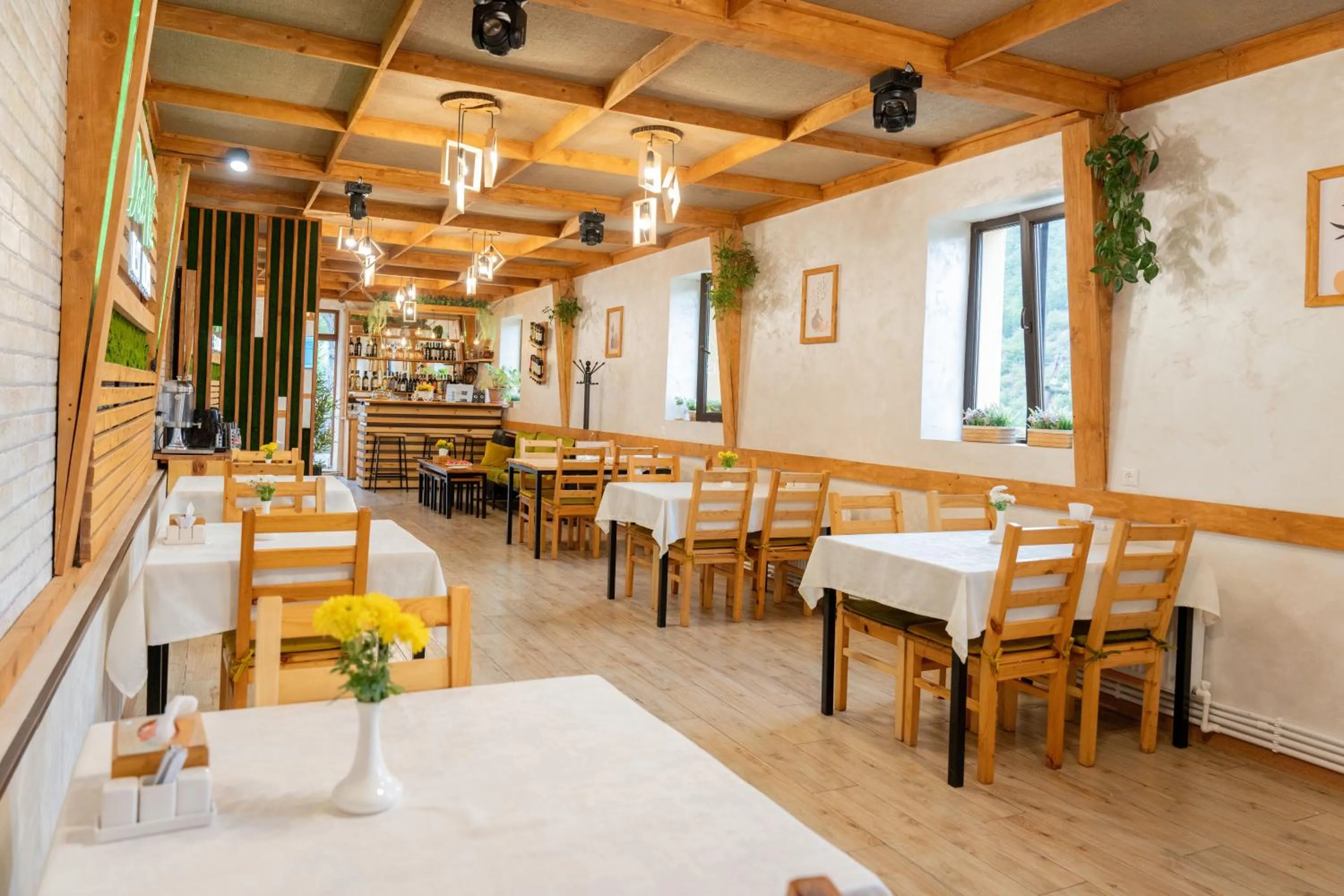 Restaurant/places to eat in DiliVita Rest House