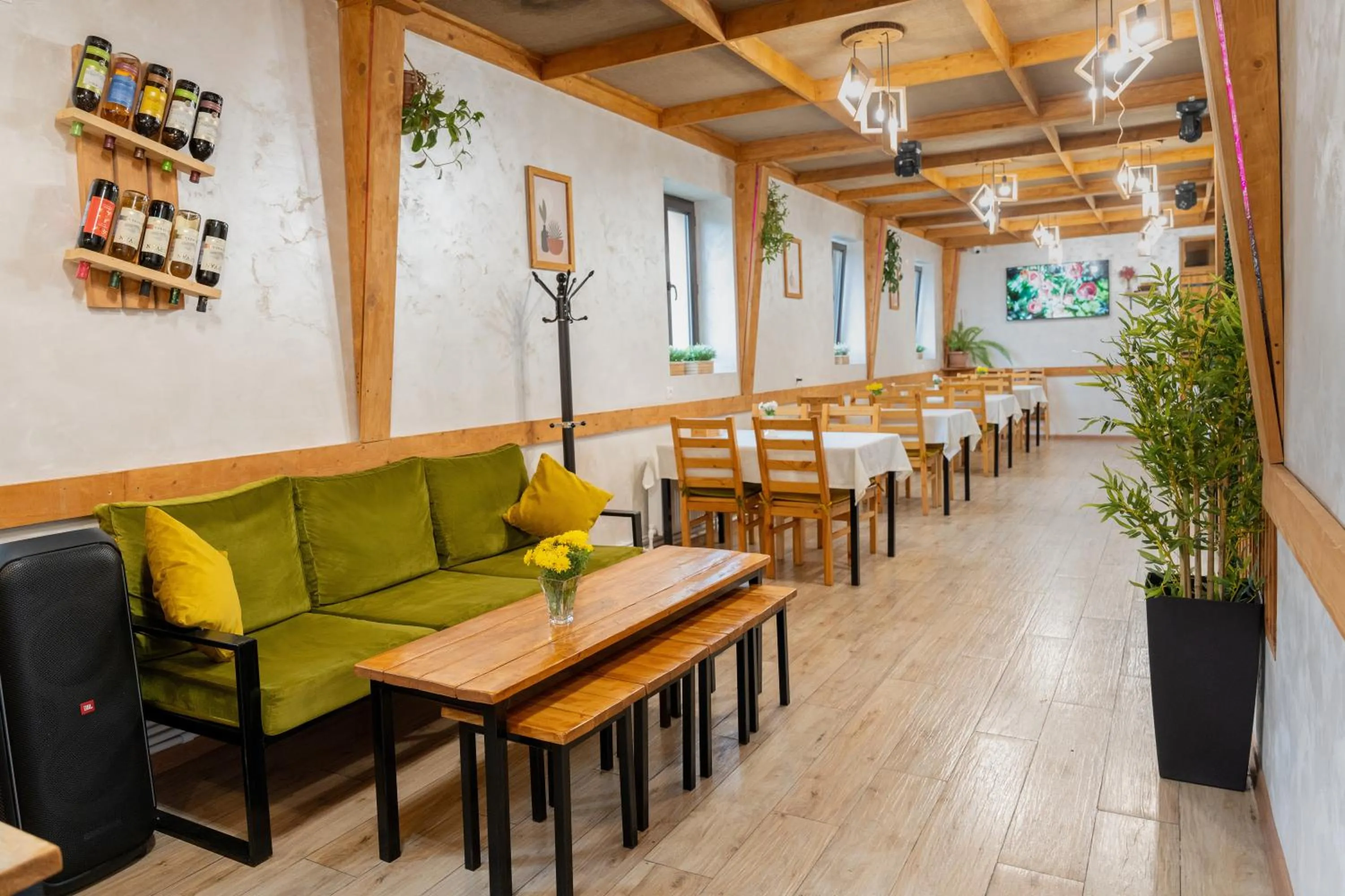 Restaurant/places to eat in DiliVita Rest House