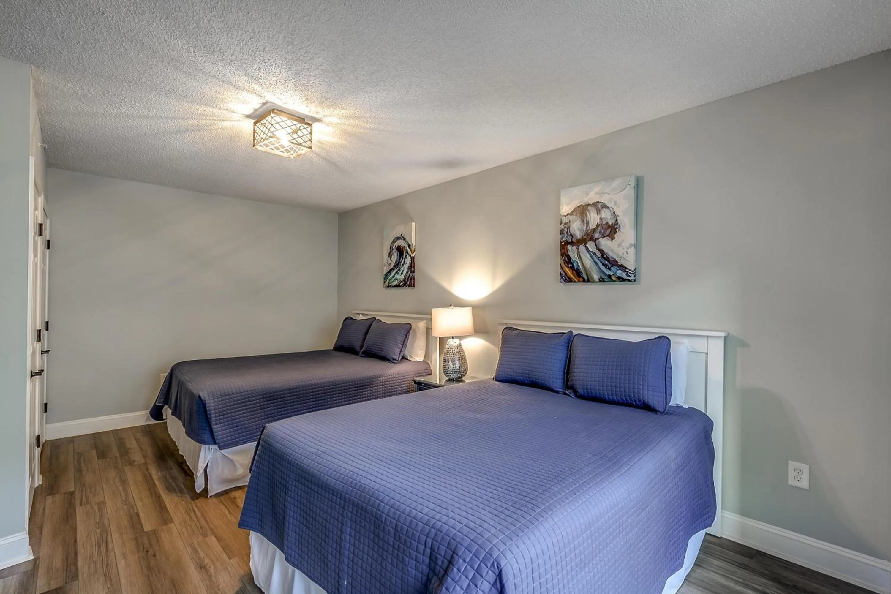 Bed in South Wind - 201