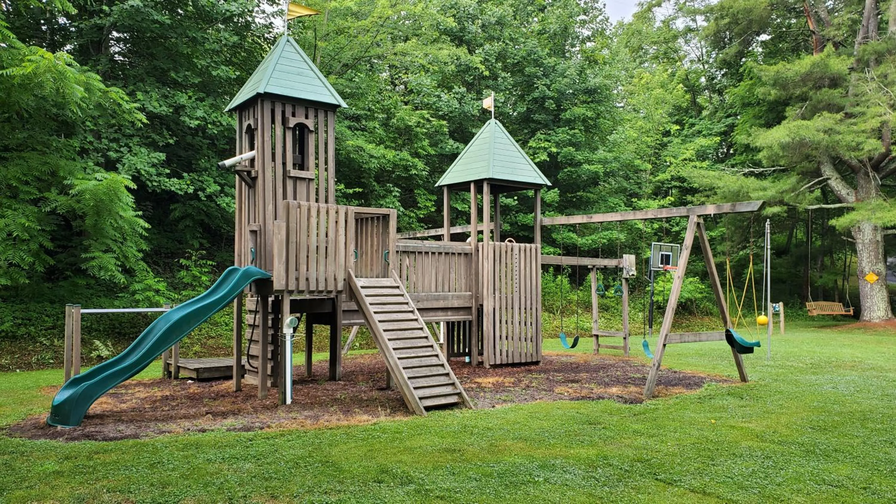 Children play ground in Cozy Creek Cottages