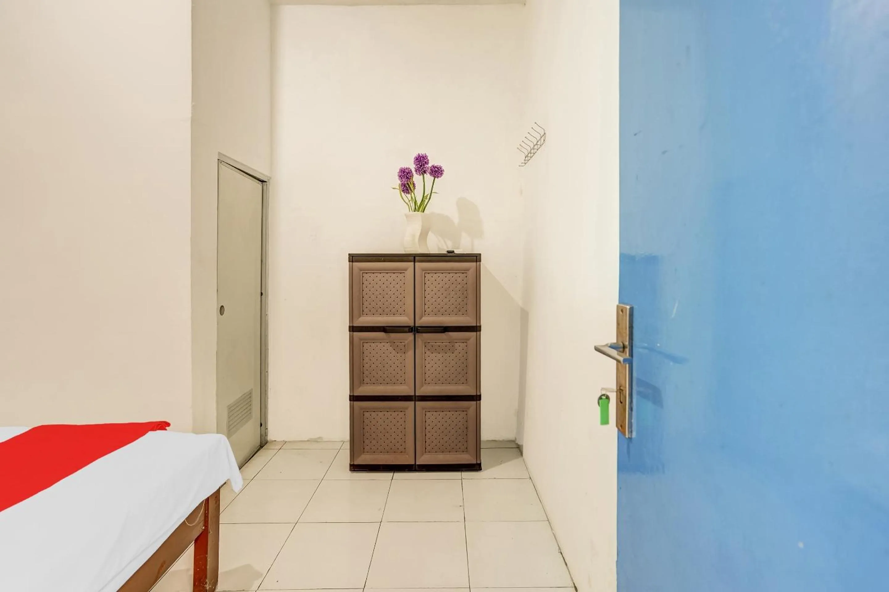 Bedroom, Bed in OYO Life 90523 Homestay Jenggolo