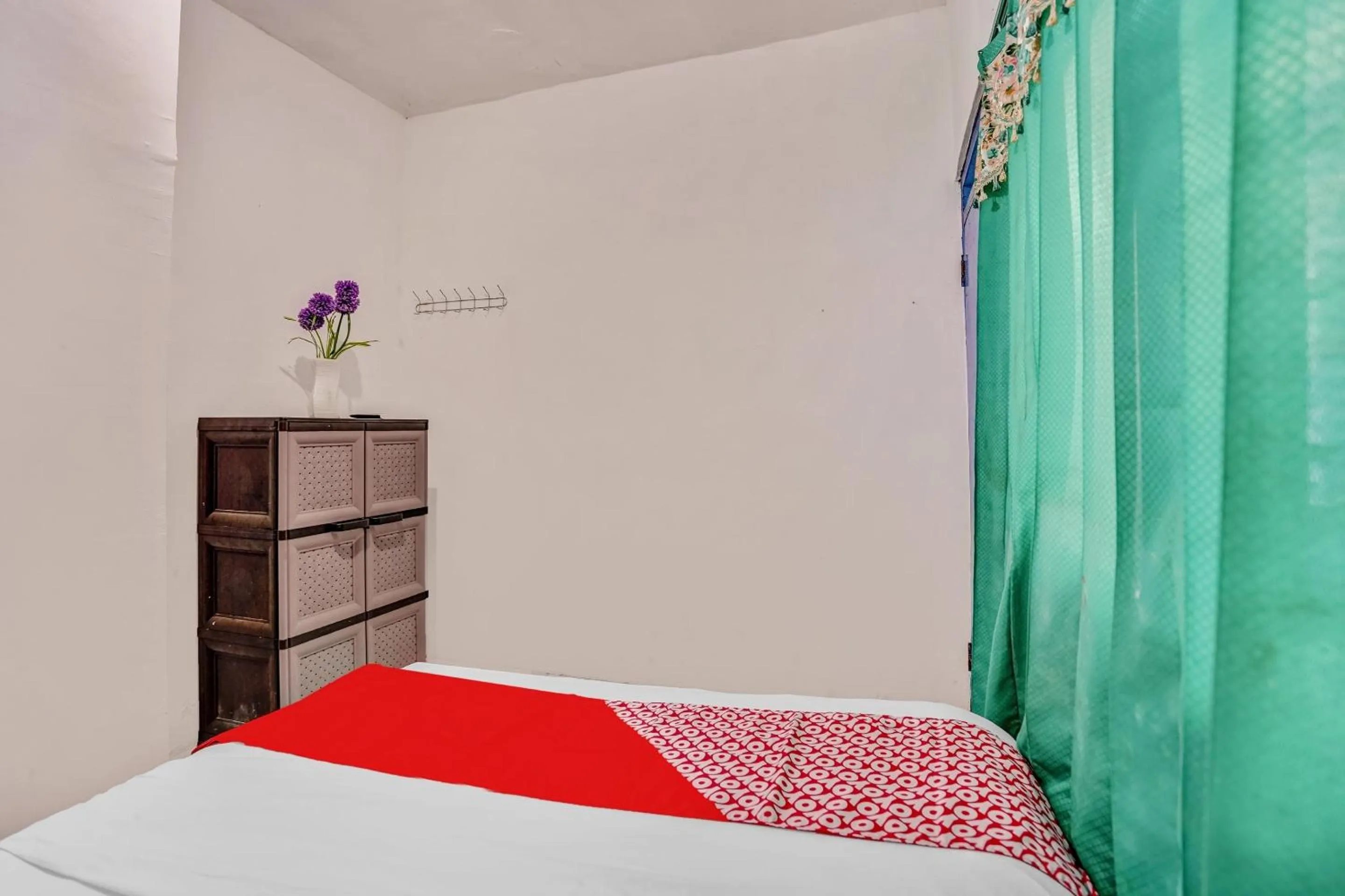 Bedroom, Bed in OYO Life 90523 Homestay Jenggolo