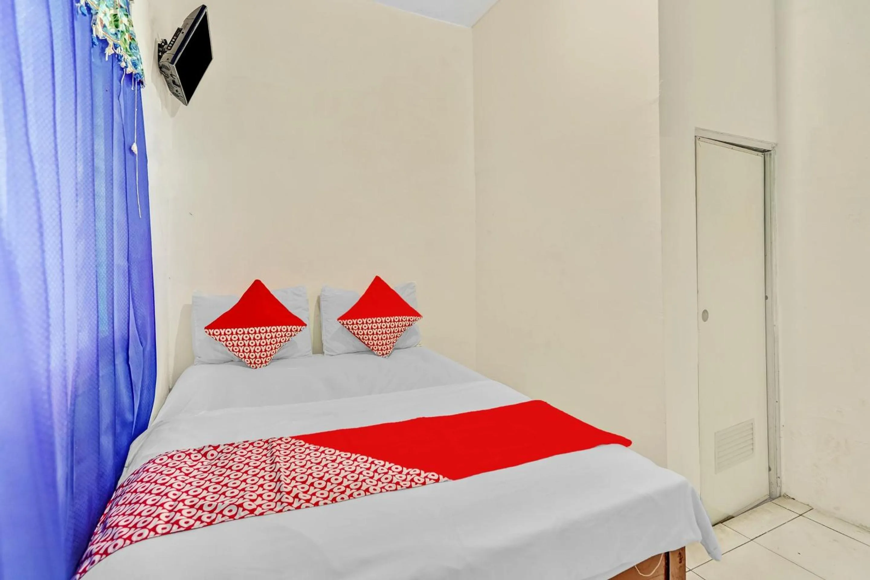 Bedroom, Bed in OYO Life 90523 Homestay Jenggolo