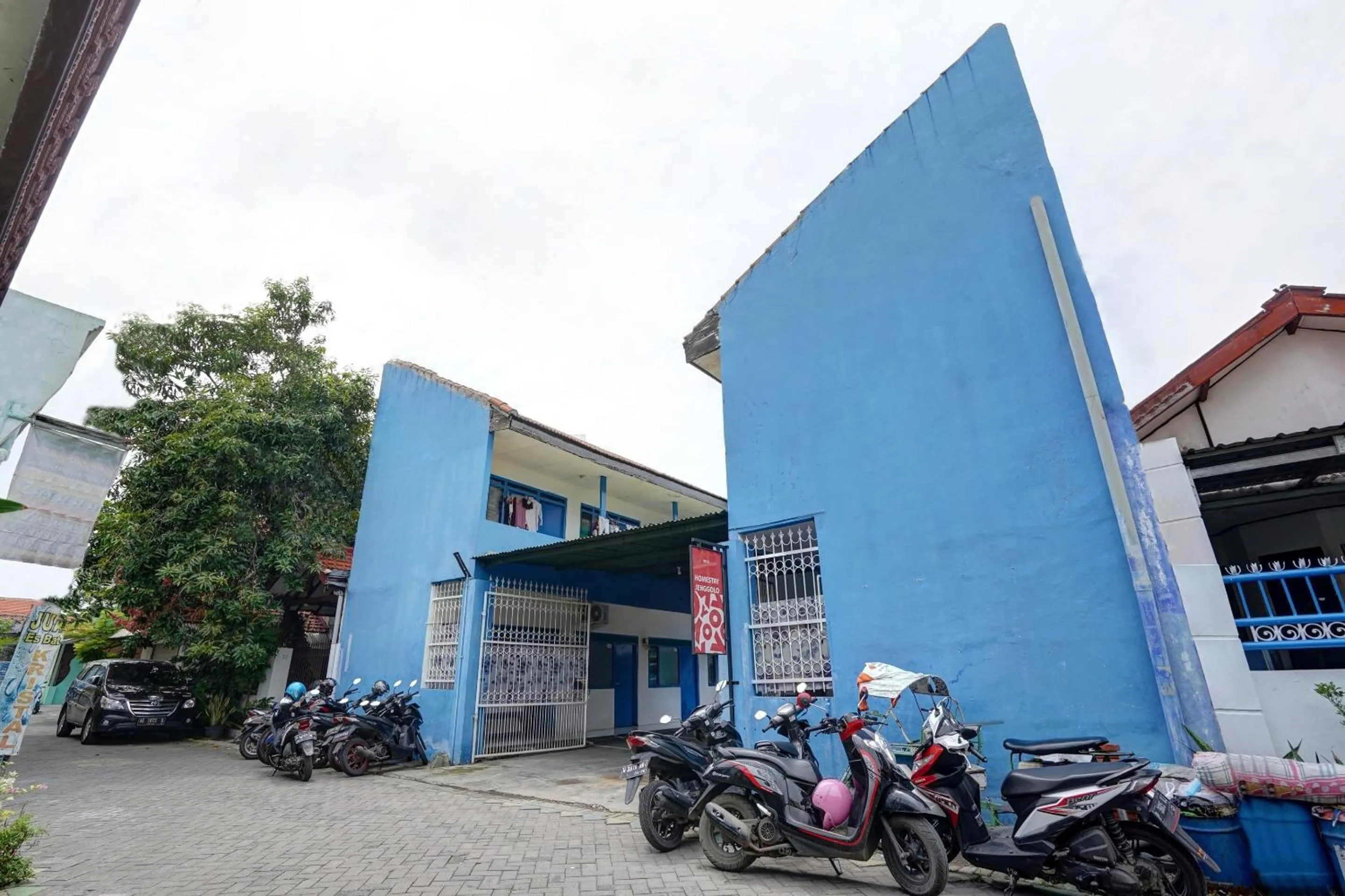 Facade/entrance in OYO Life 90523 Homestay Jenggolo