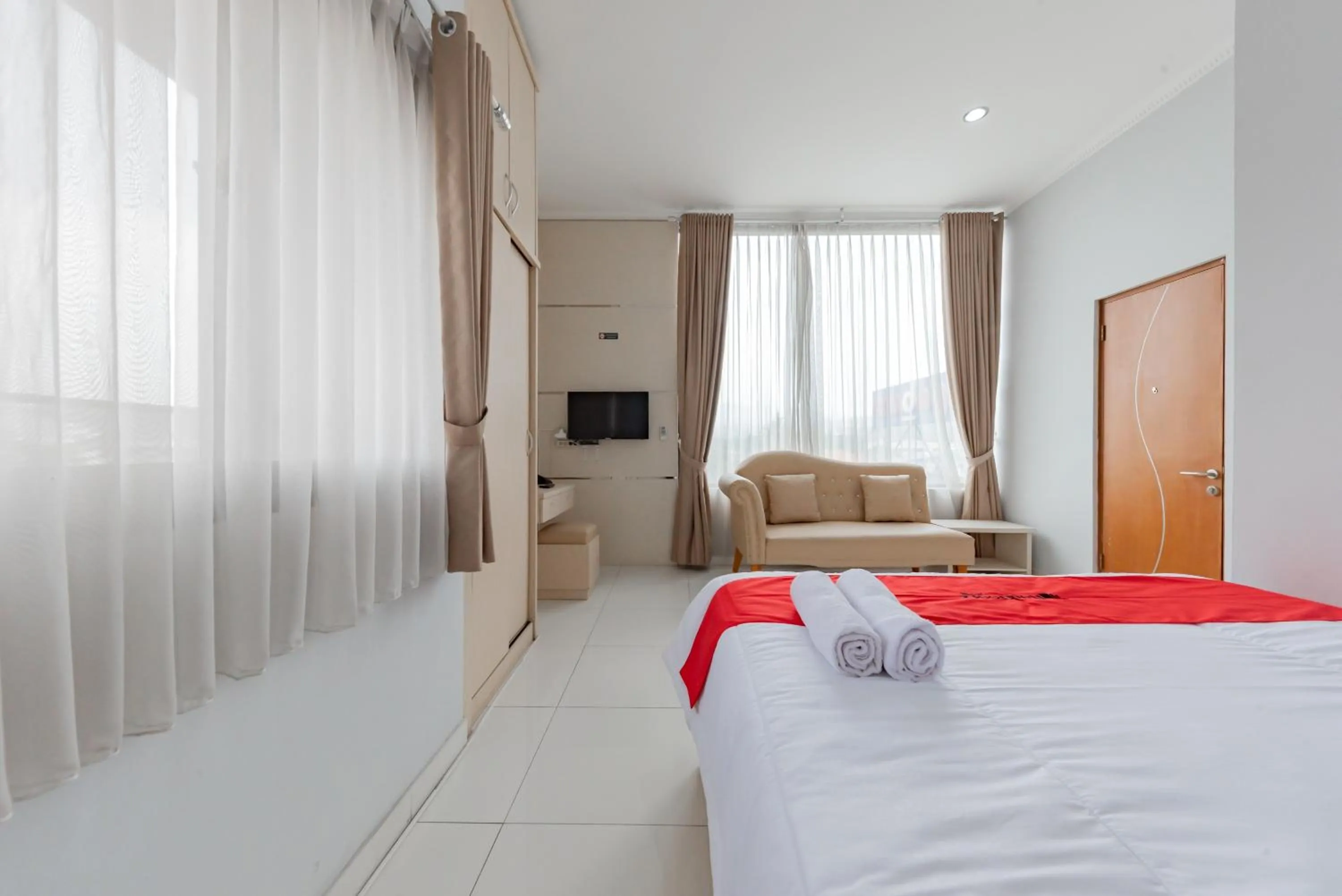 Bed in RedDoorz at Kandaga 80 near Stadium Arcamanik