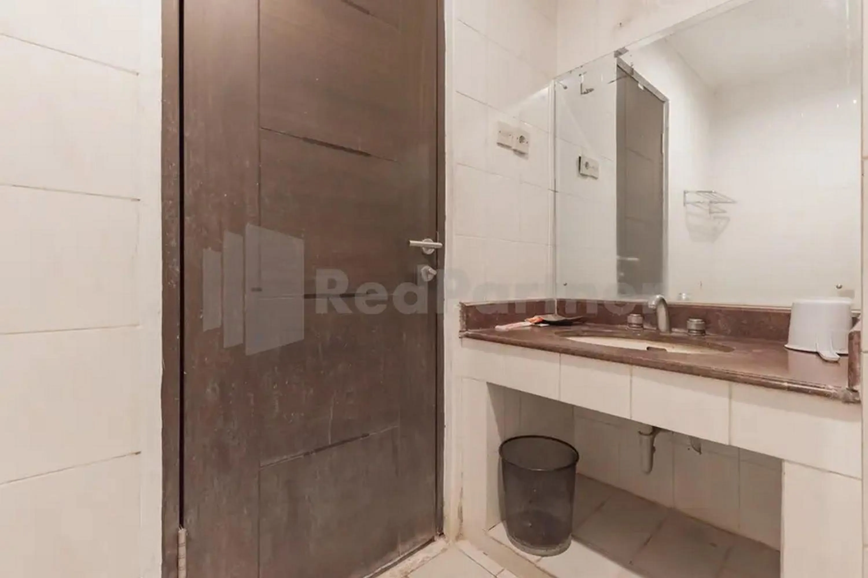 Bathroom in Hotel Ayong Linggarjati Kuningan Mitra RedDoorz