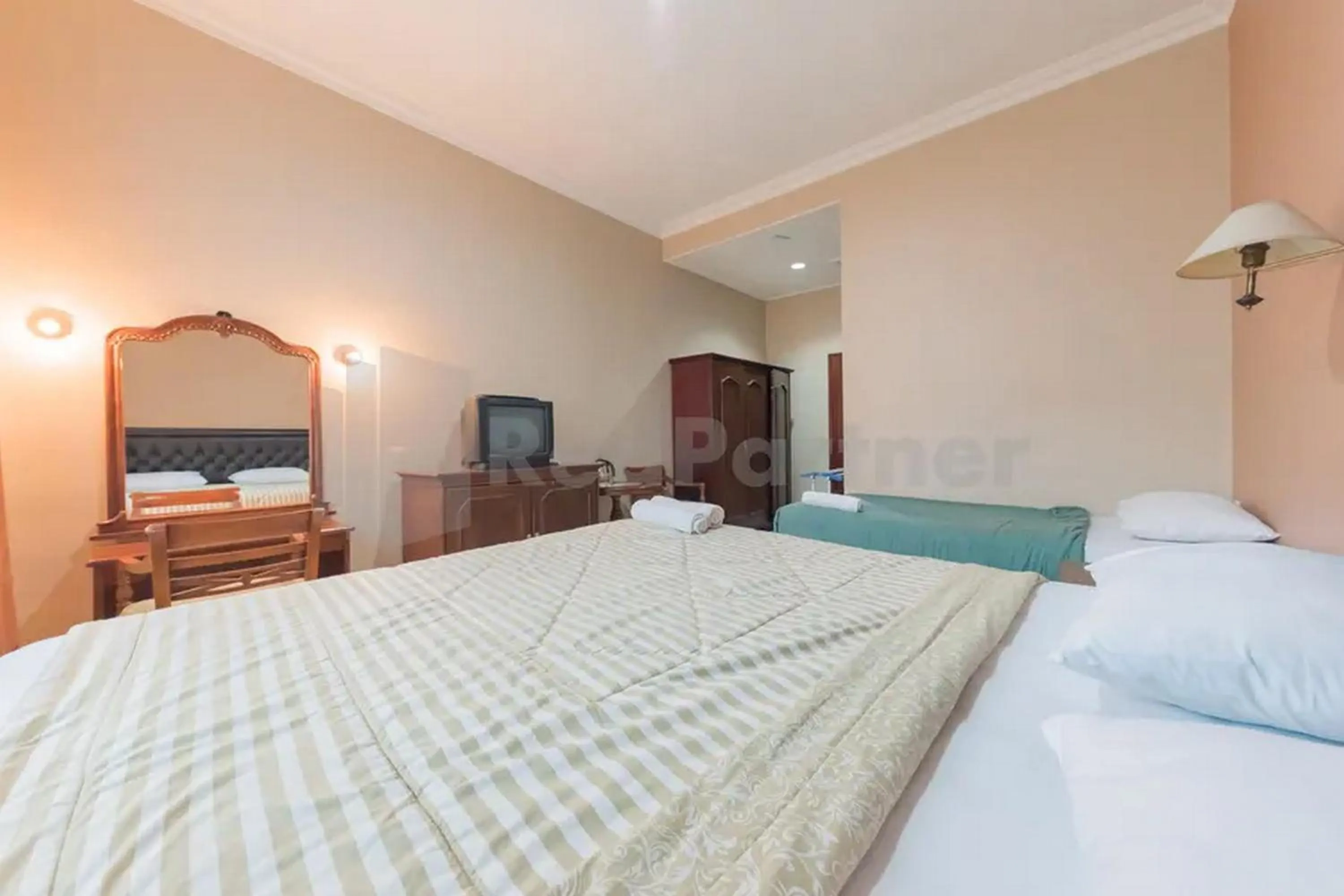 Bed in Hotel Ayong Linggarjati Kuningan Mitra RedDoorz