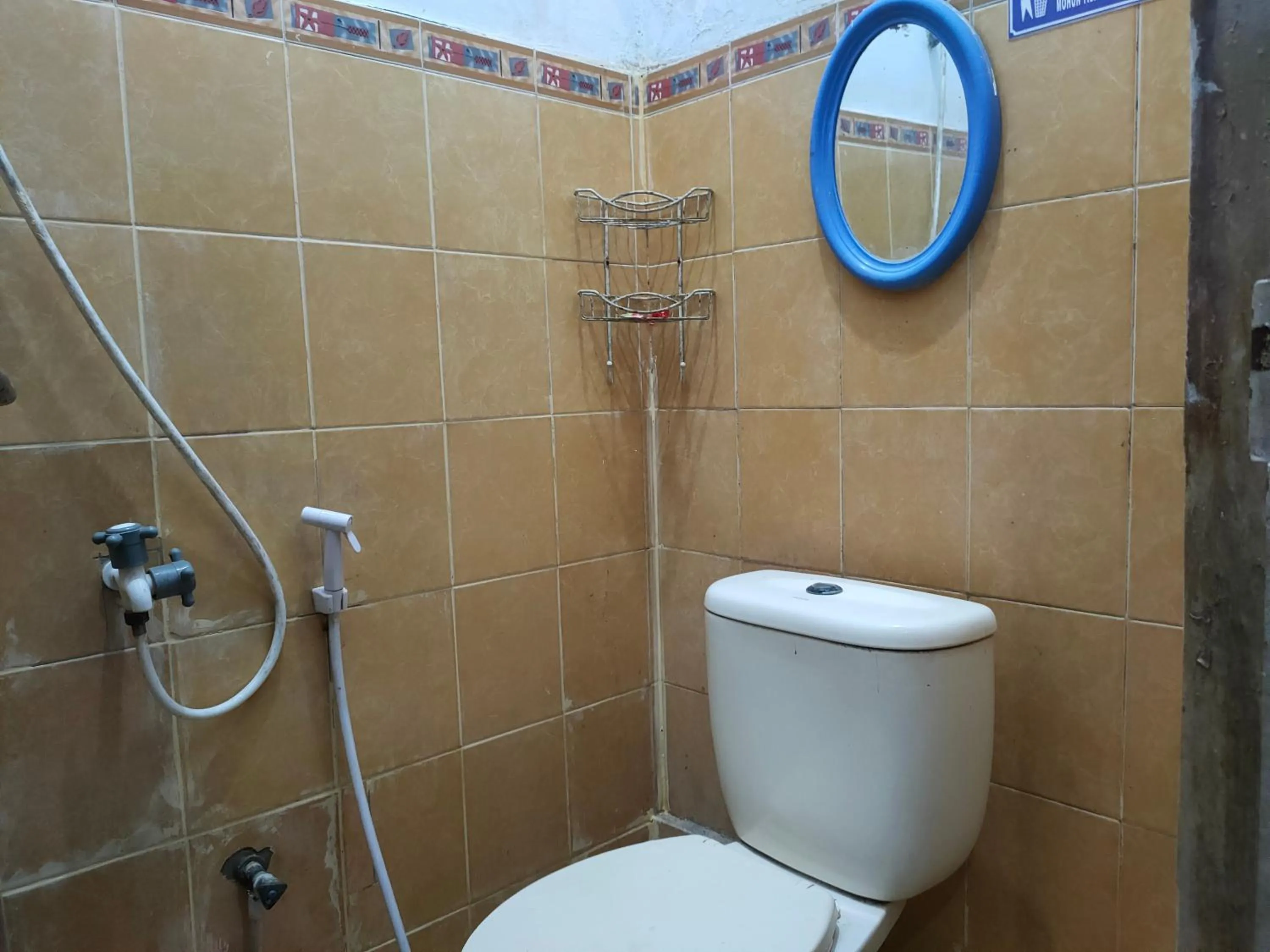 Bathroom in Hotel O Baruga Makassar