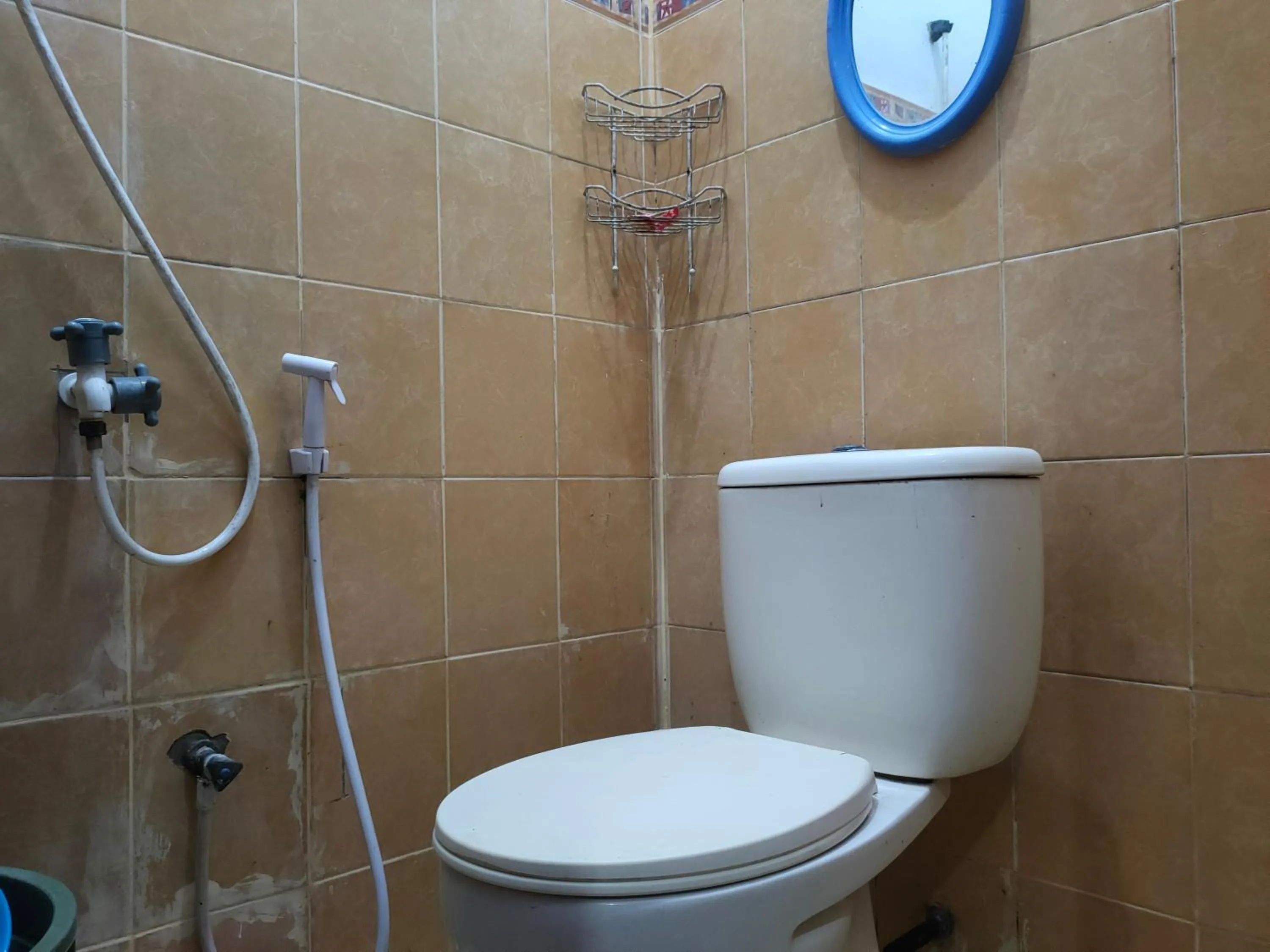 Bathroom in Hotel O Baruga Makassar