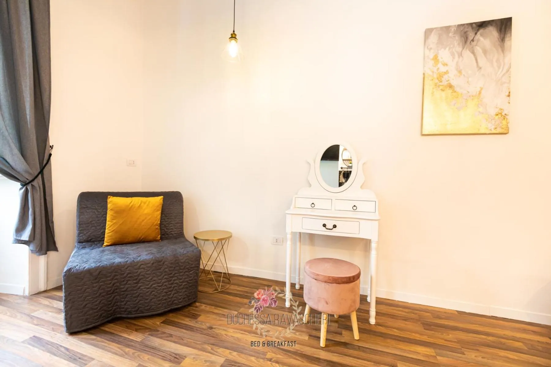 Bed in Duchessa Ravaschieri bed and breakfast