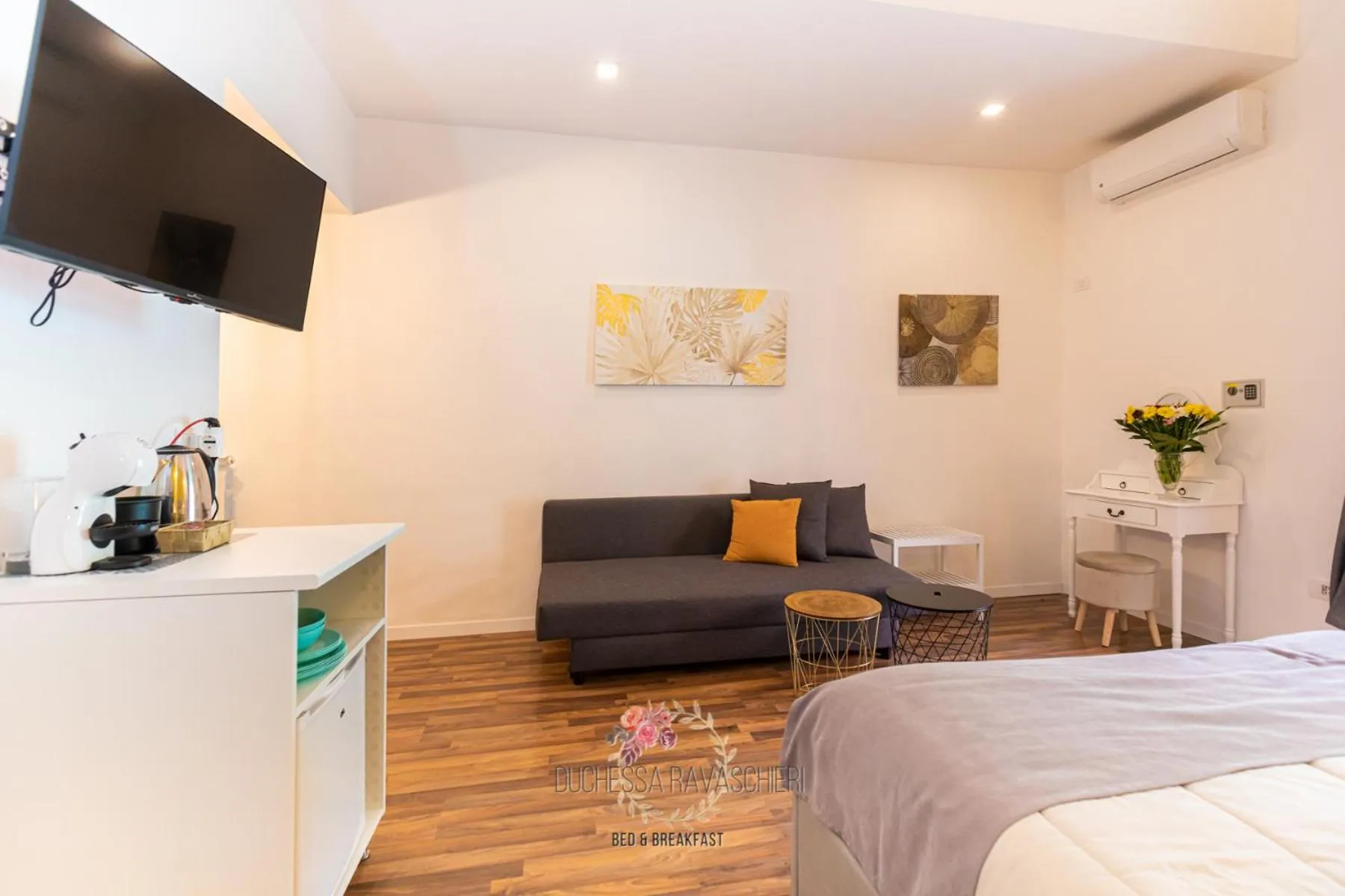 TV and multimedia, Bed in Duchessa Ravaschieri bed and breakfast