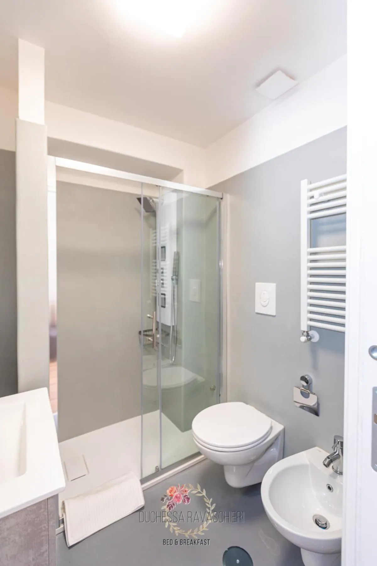 Bathroom in Duchessa Ravaschieri bed and breakfast