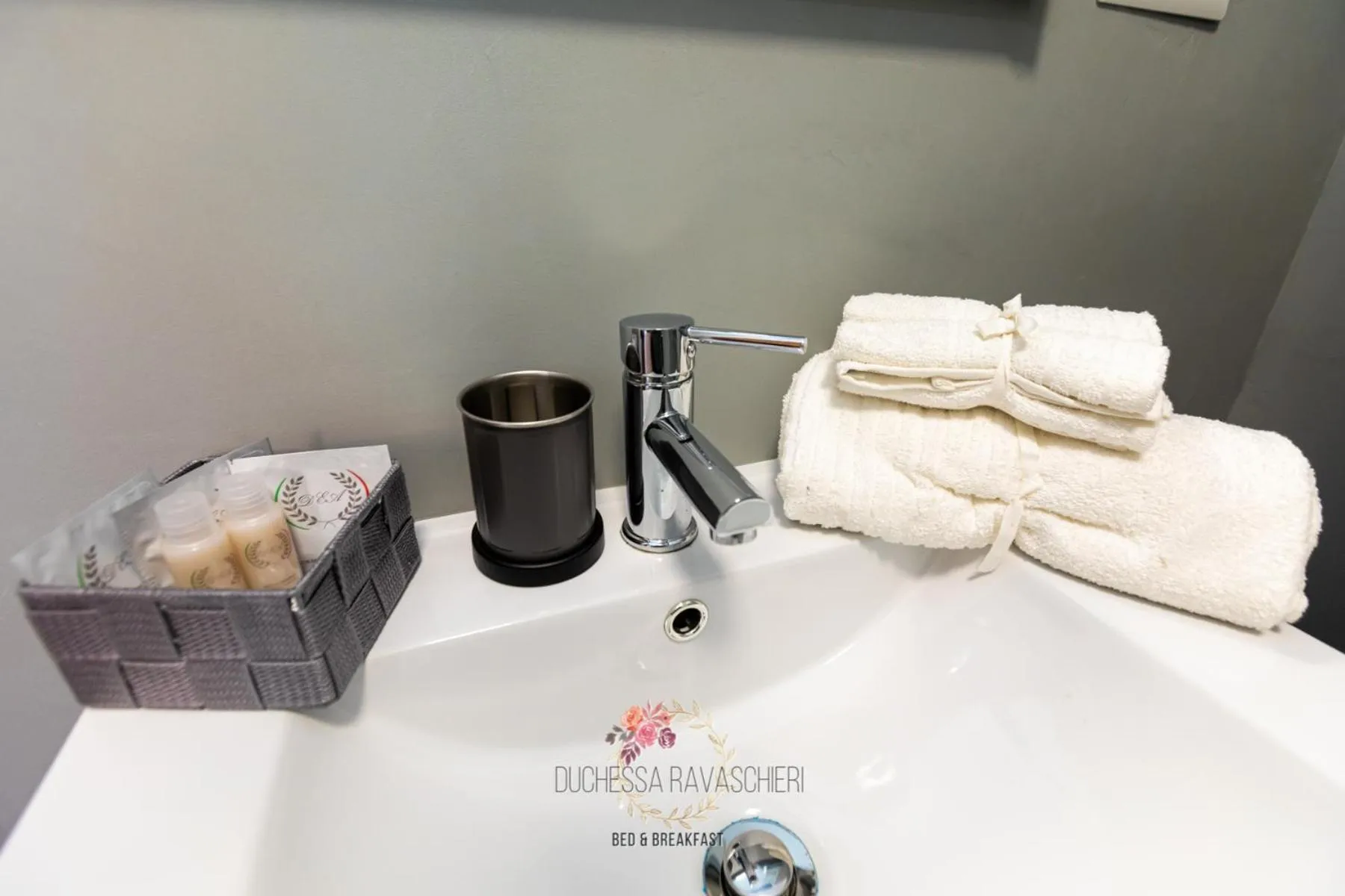 Bathroom in Duchessa Ravaschieri bed and breakfast