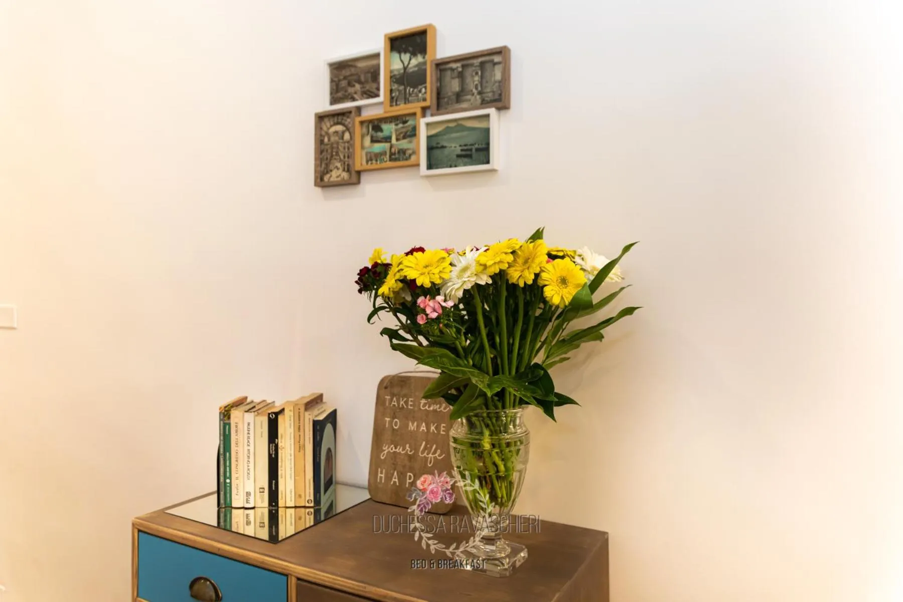 Decorative detail in Duchessa Ravaschieri bed and breakfast