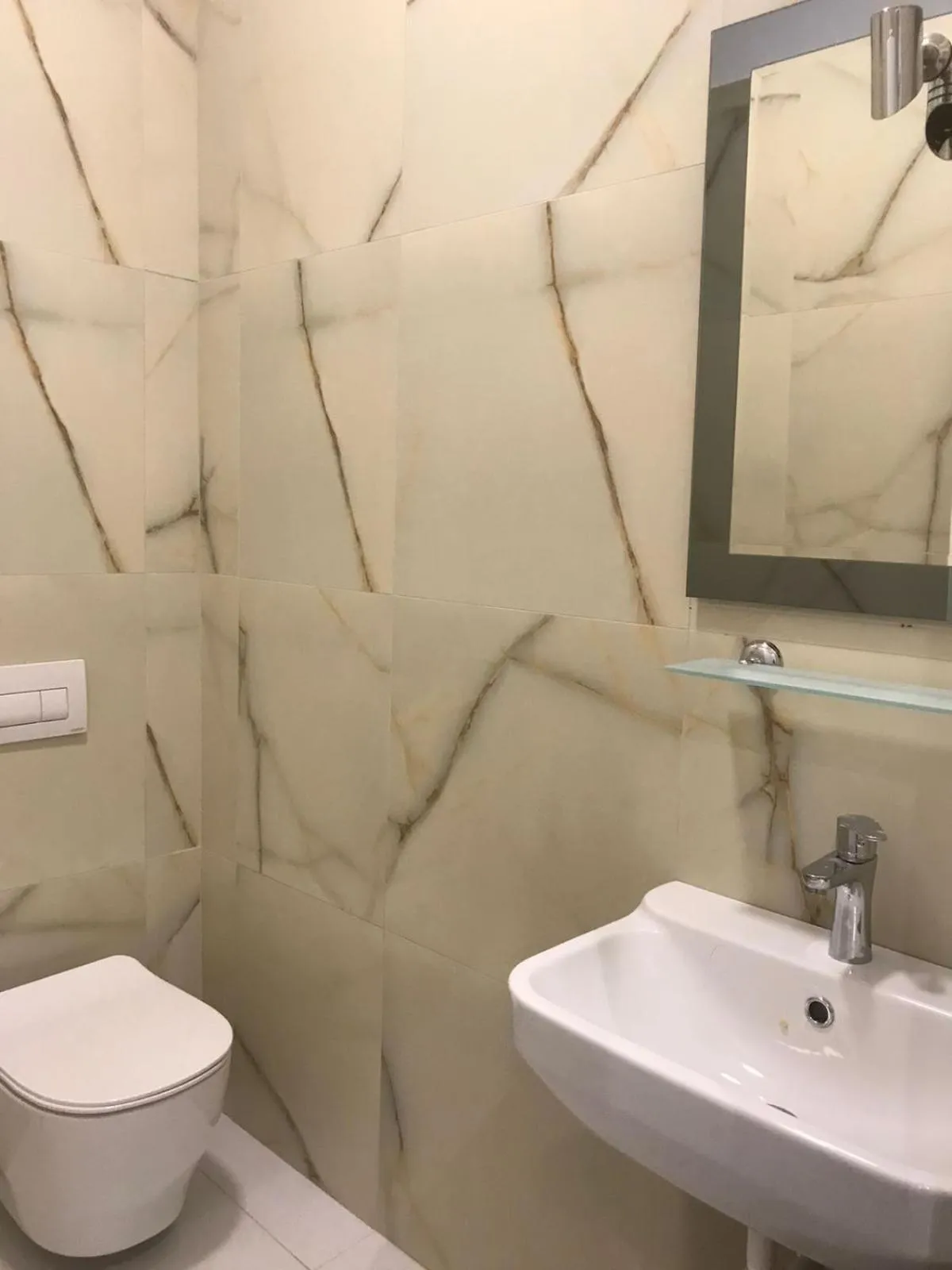 Toilet in Hotel SUNSET GL