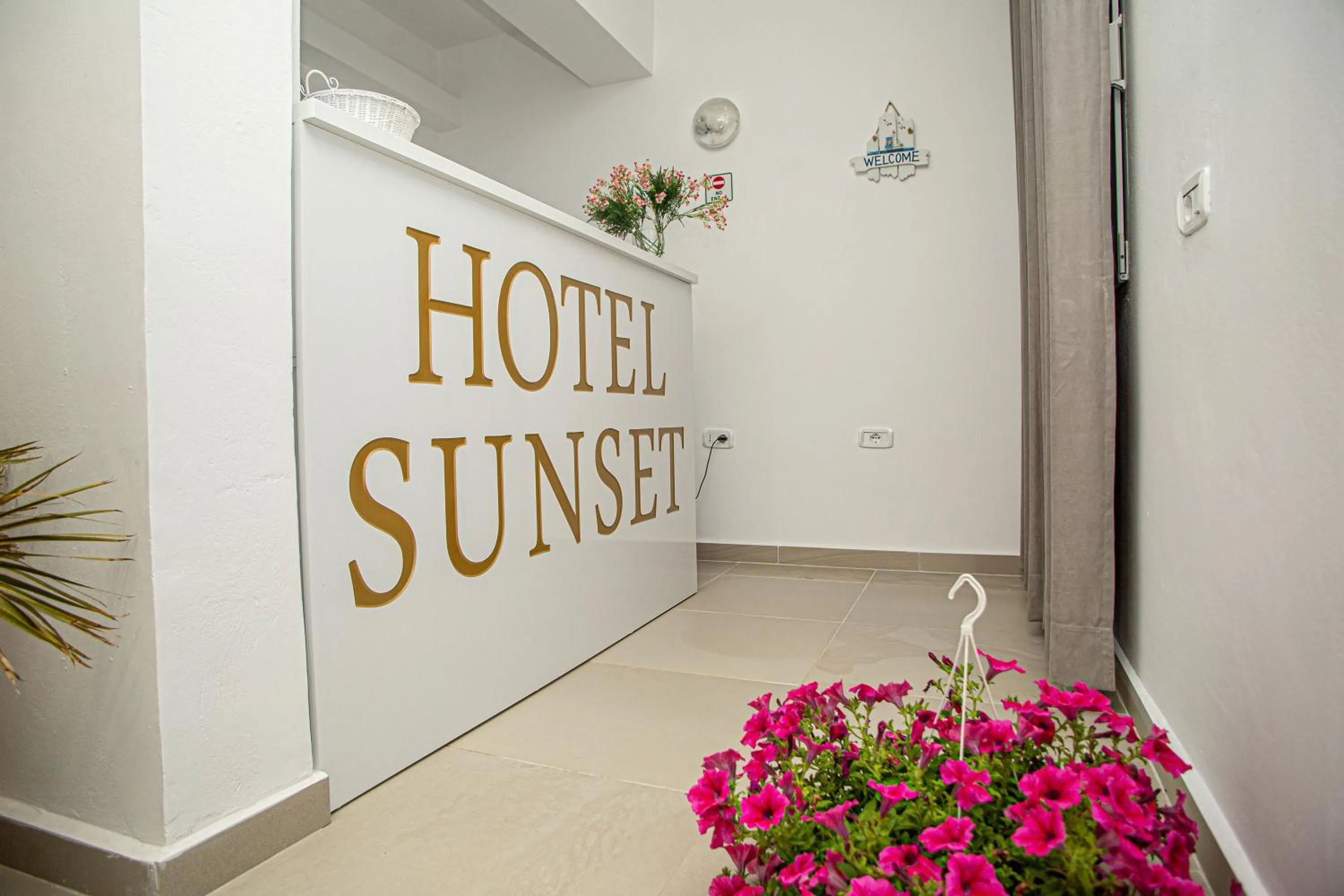 Facade/entrance in Hotel SUNSET GL