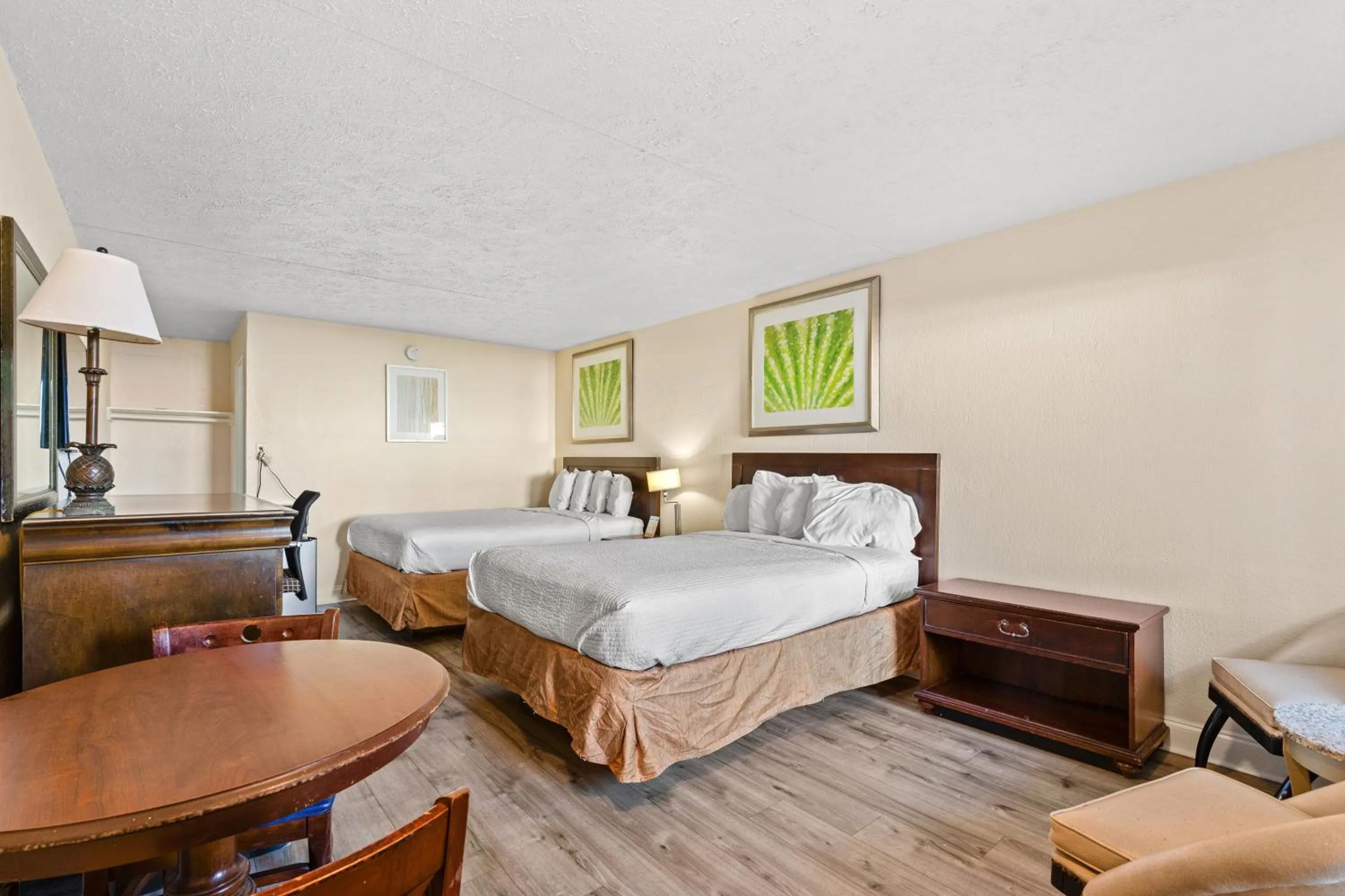 Bedroom, Bed in Ocean 5 Hotel