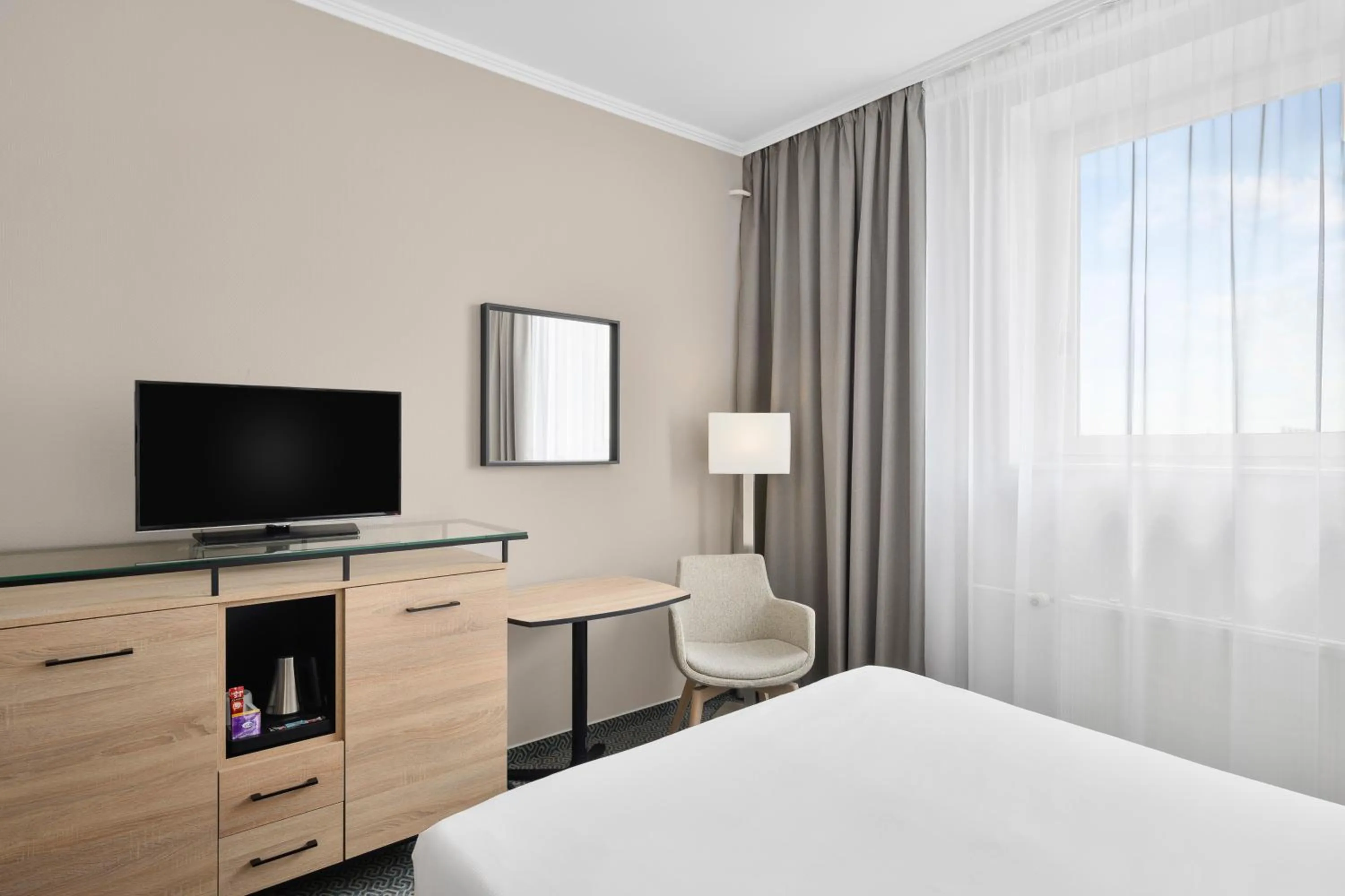 Bedroom, Bed in Danubius Hotel Raba