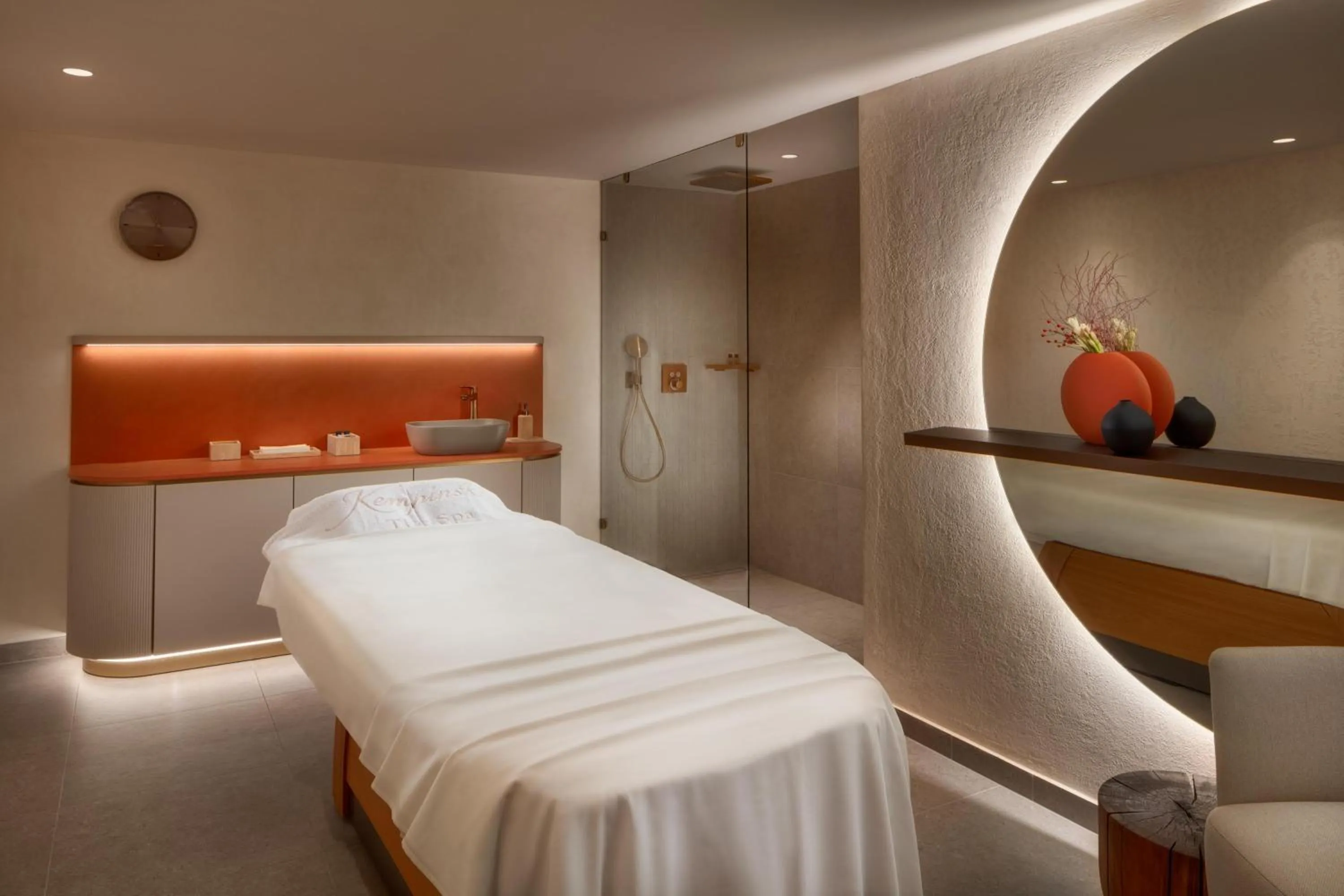Spa and wellness centre/facilities, Bed in Kempinski Hotel Corvinus Budapest