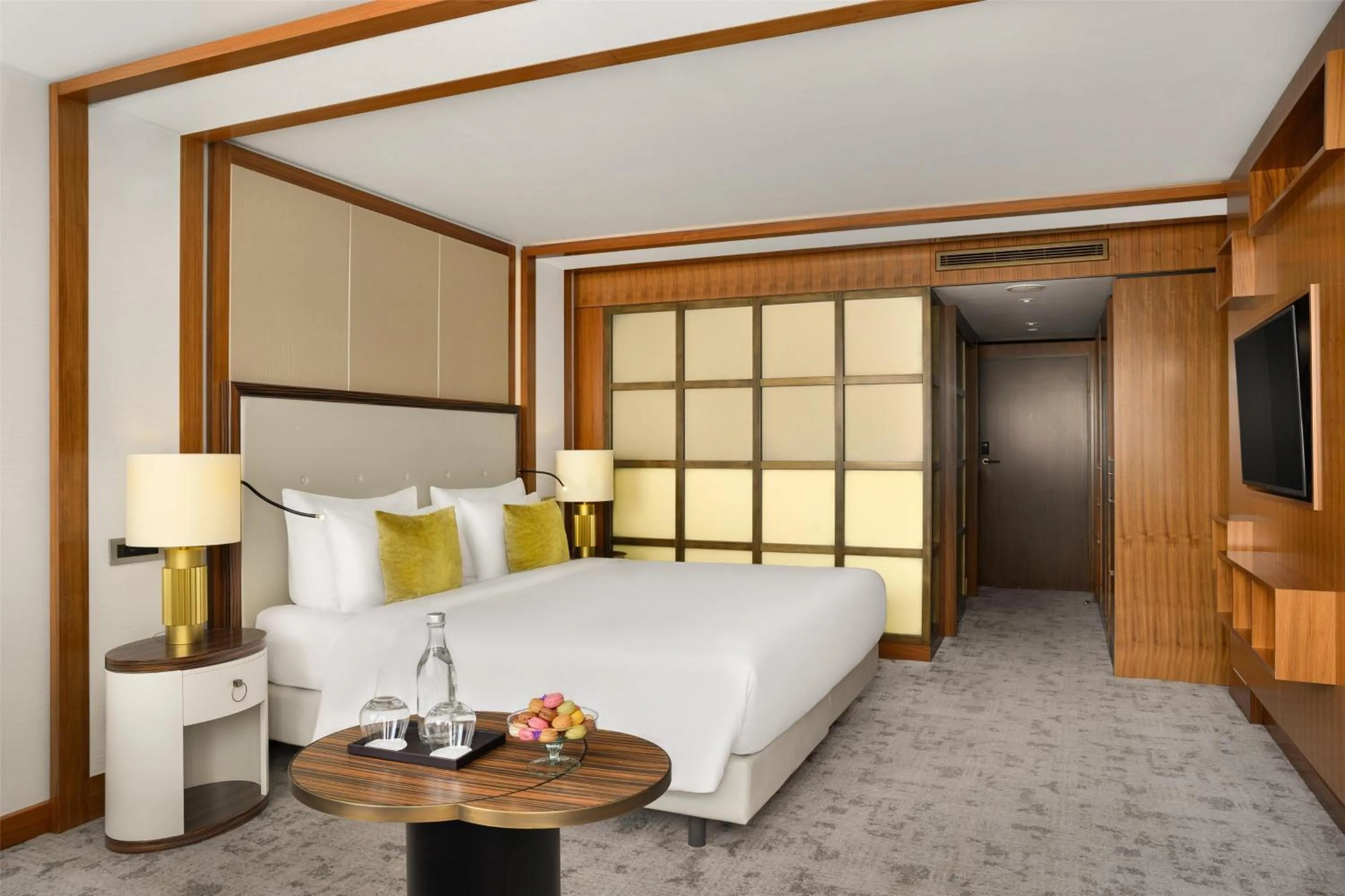 Bedroom, Bed in Kempinski Hotel Corvinus Budapest