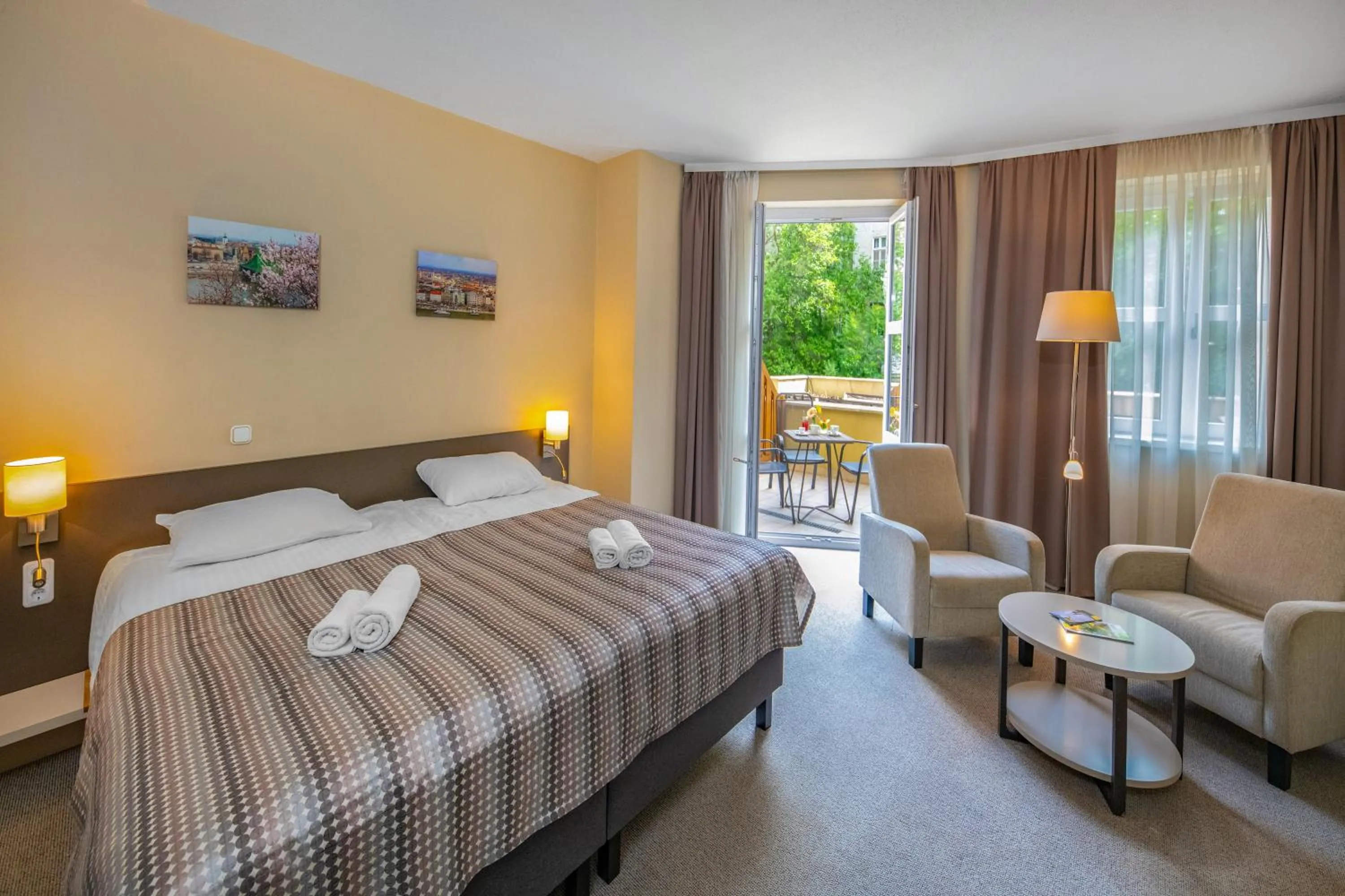 Photo of the whole room, Bed in Corvin Hotel Budapest Corvin Wing