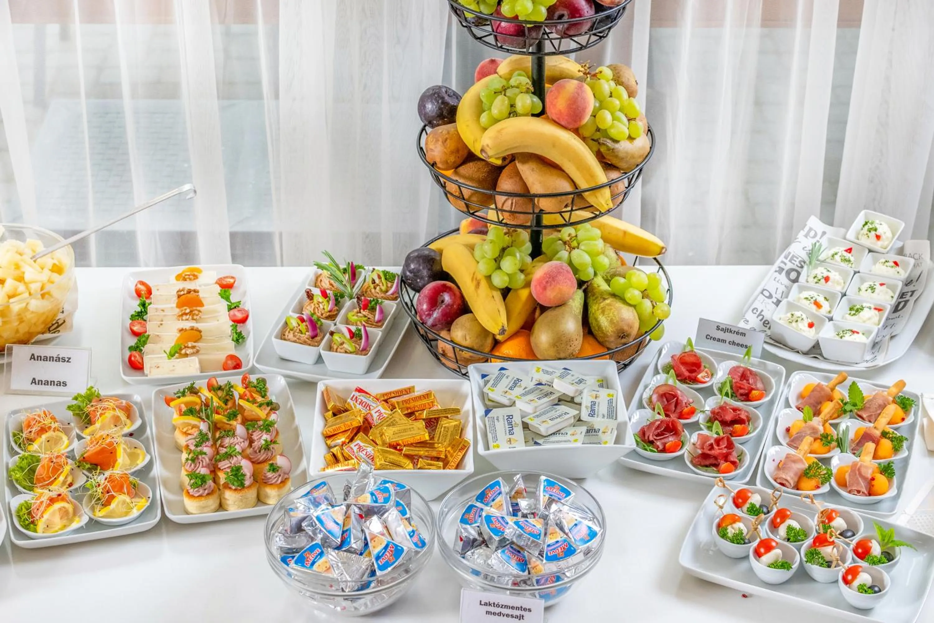 Breakfast in Corvin Hotel Budapest Corvin Wing