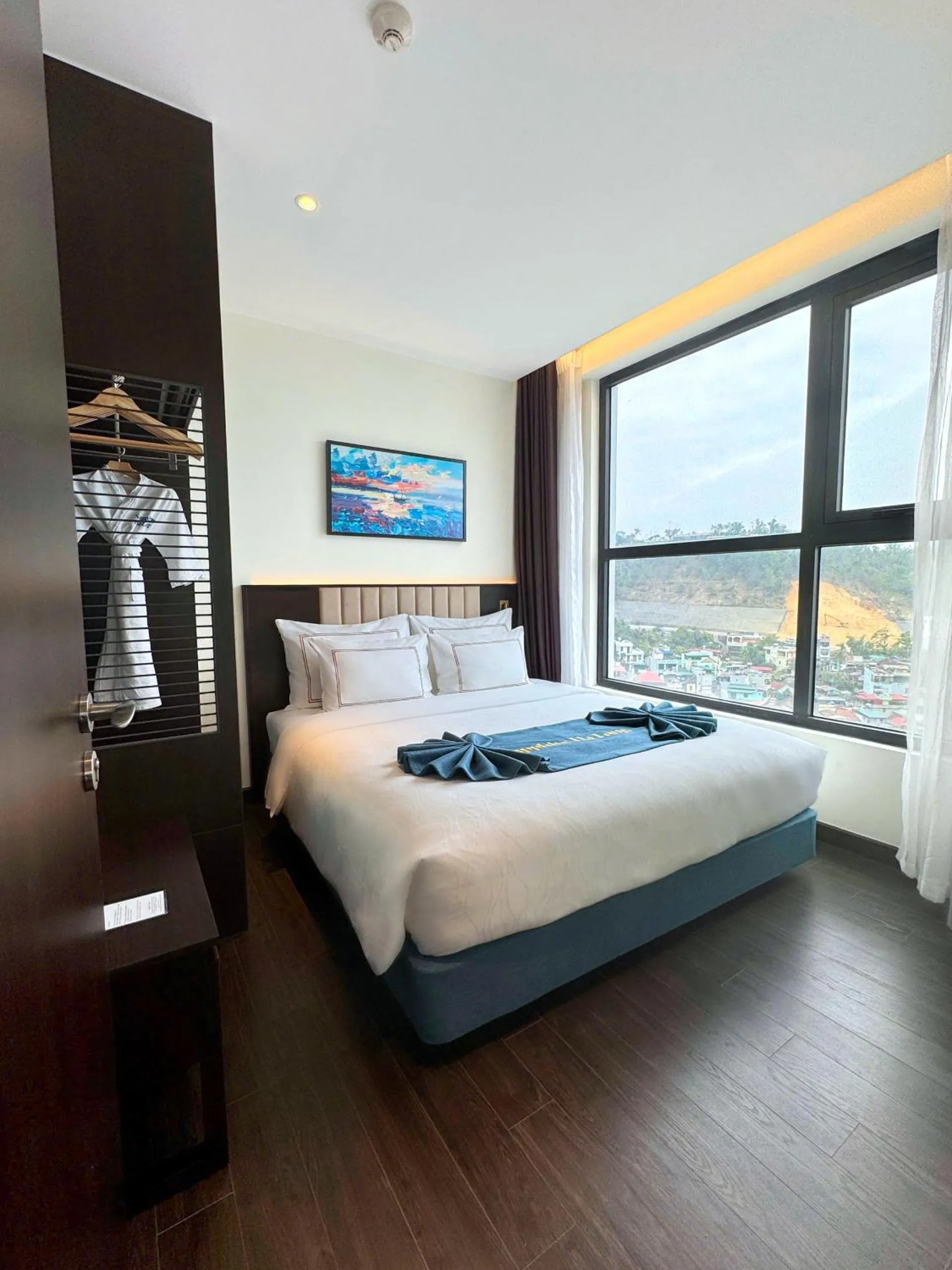 Bedroom in Best Western Premier Sapphire Ha Long