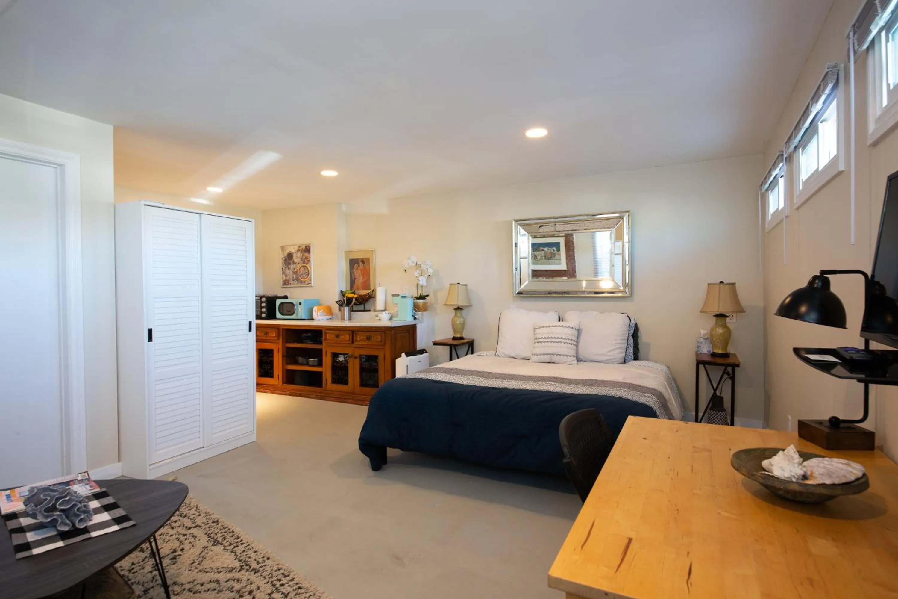 Photo of the whole room, Bed in Overlooking Marina del Rey sailboats, is Green Ginger Playa Del Rey on the bluff,