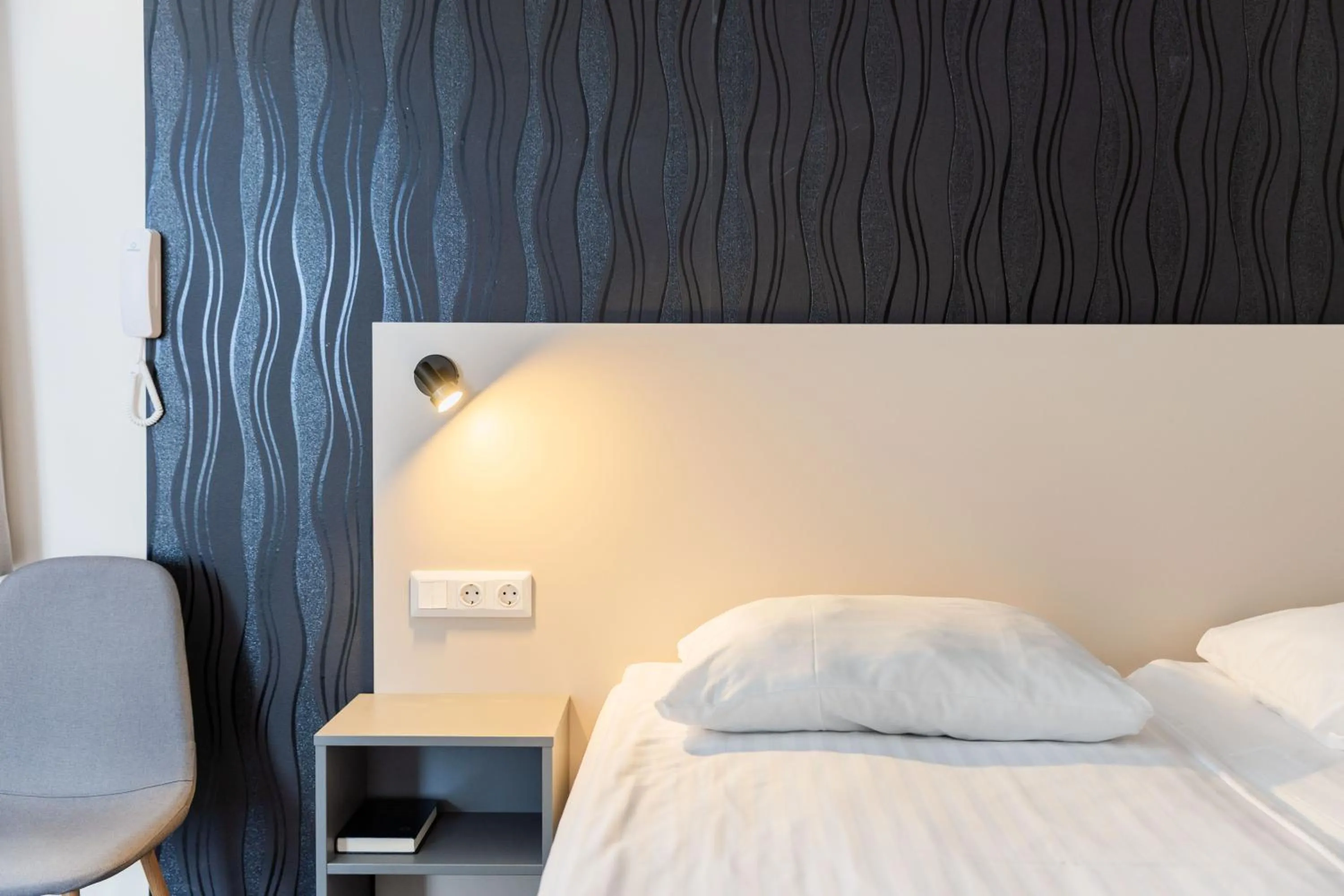 Photo of the whole room, Bed in Benczur Hotel