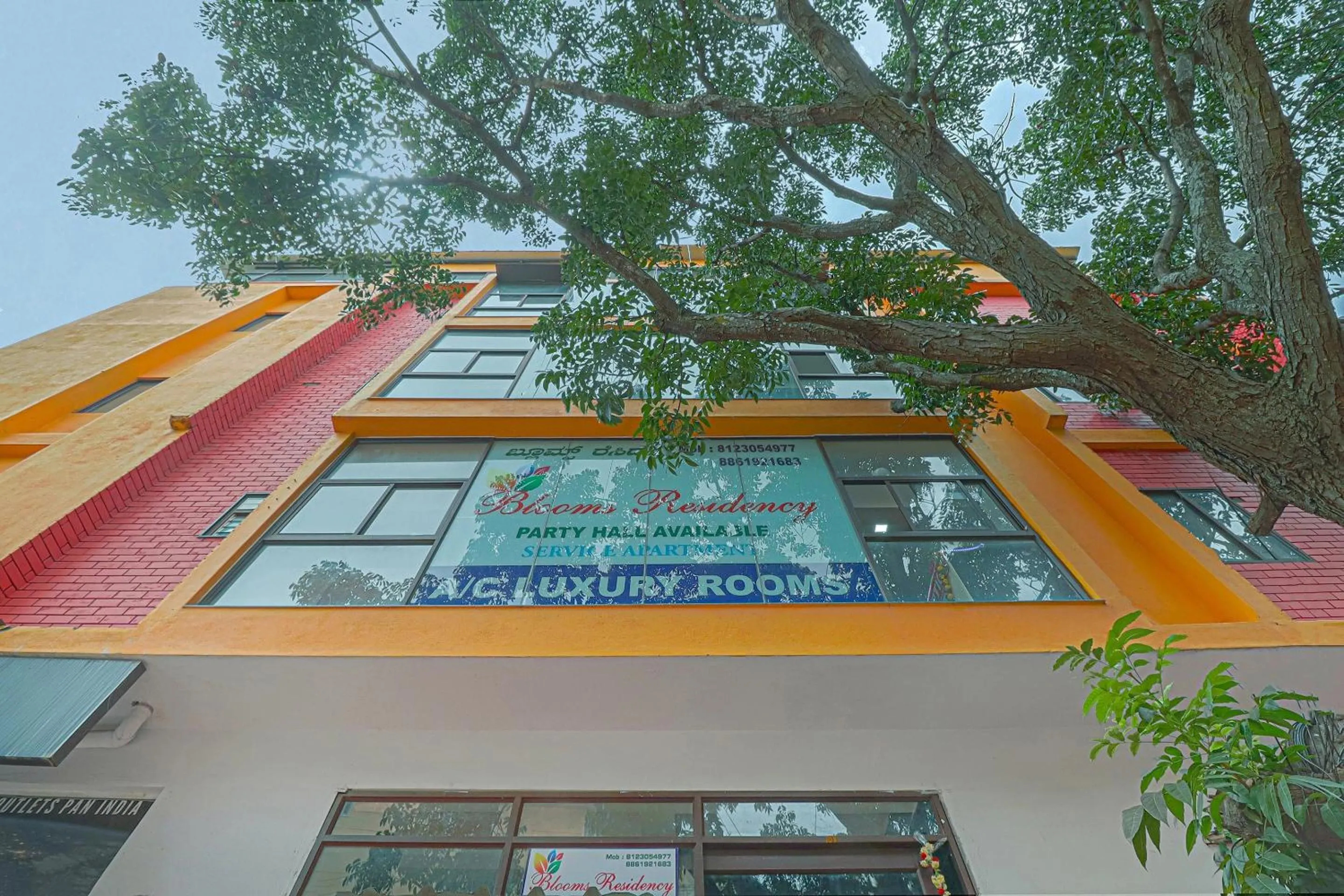 Facade/entrance in Hotel O Blooms residency