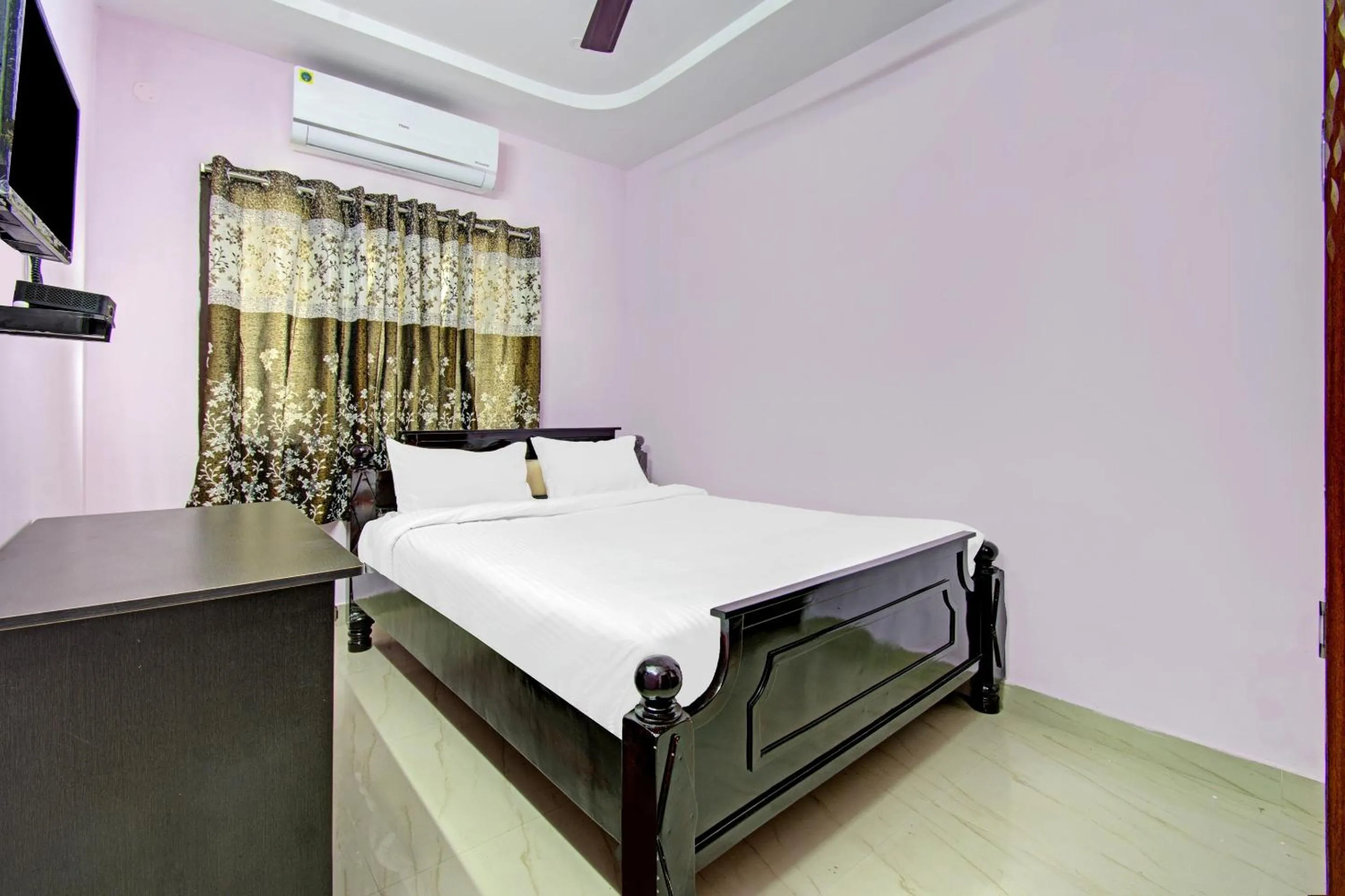 Bedroom, Bed in Hotel O Sea Coastal