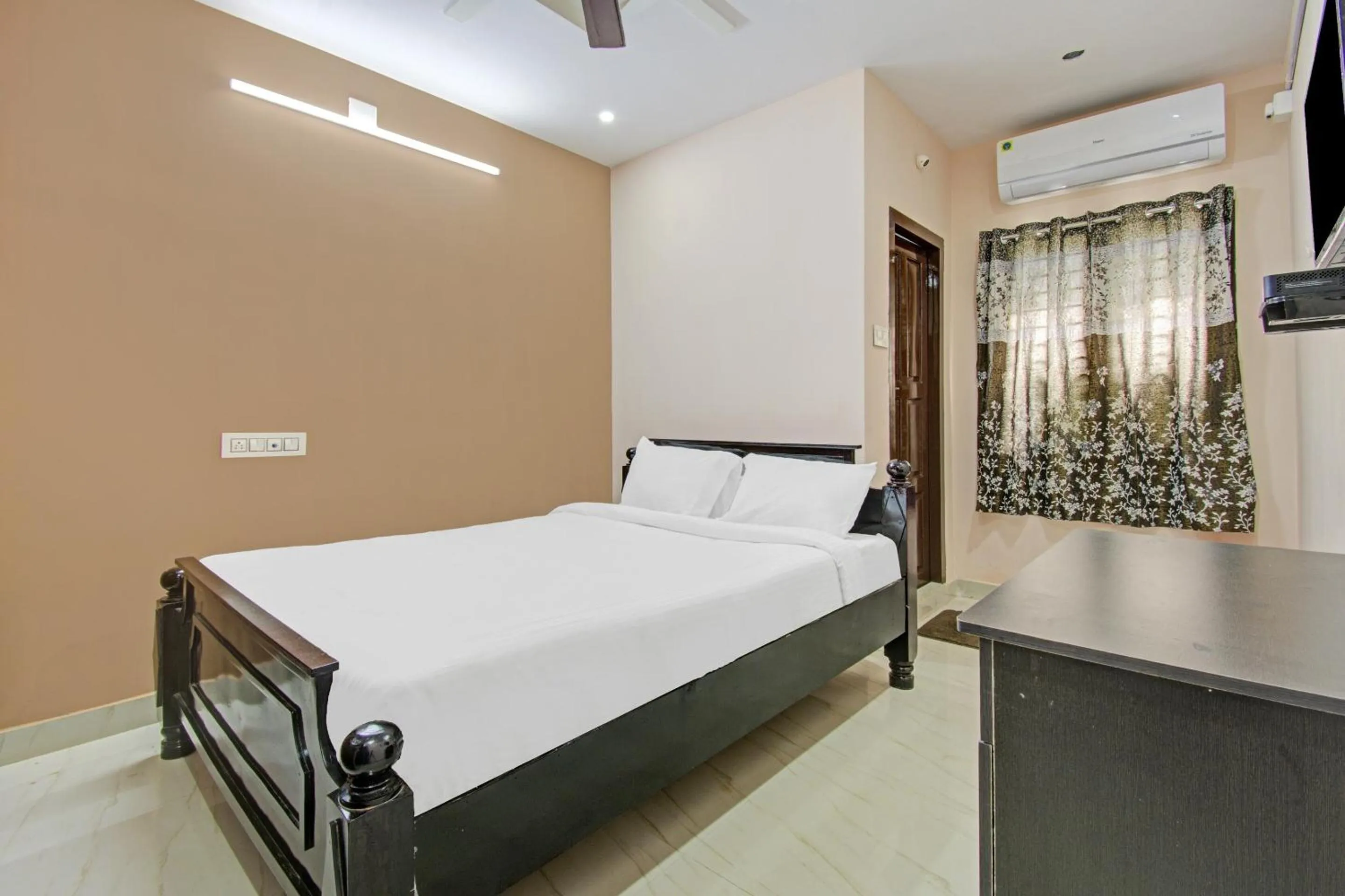 Bedroom, Bed in Hotel O Sea Coastal