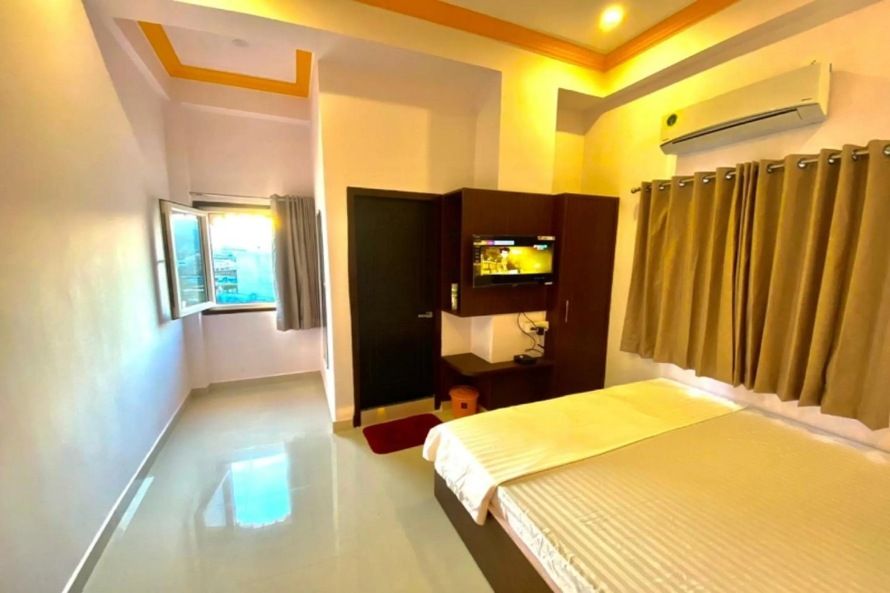 Bedroom, Bed in Hotel O Data Shree