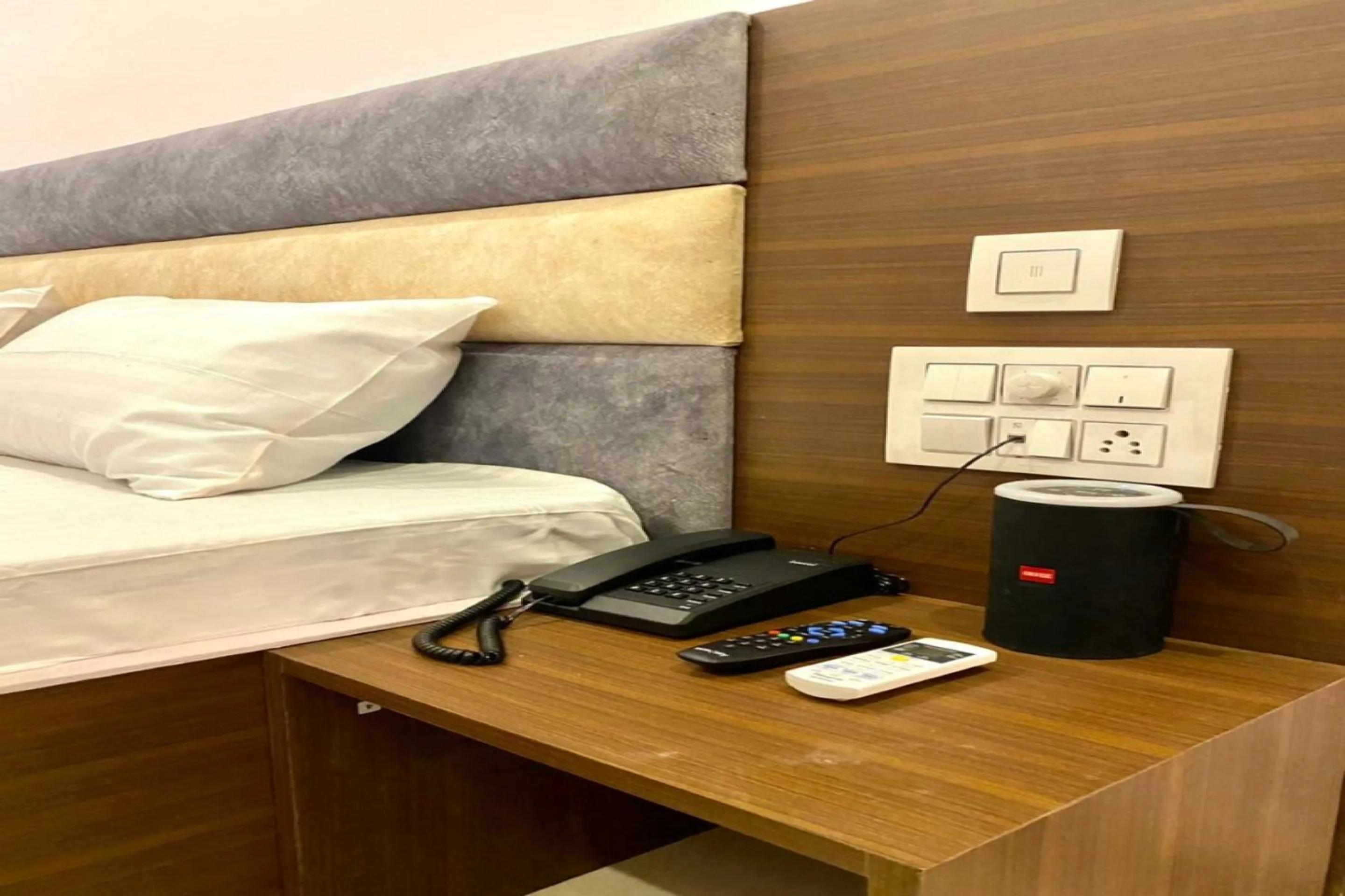 Bedroom, Bed in Hotel O Data Shree