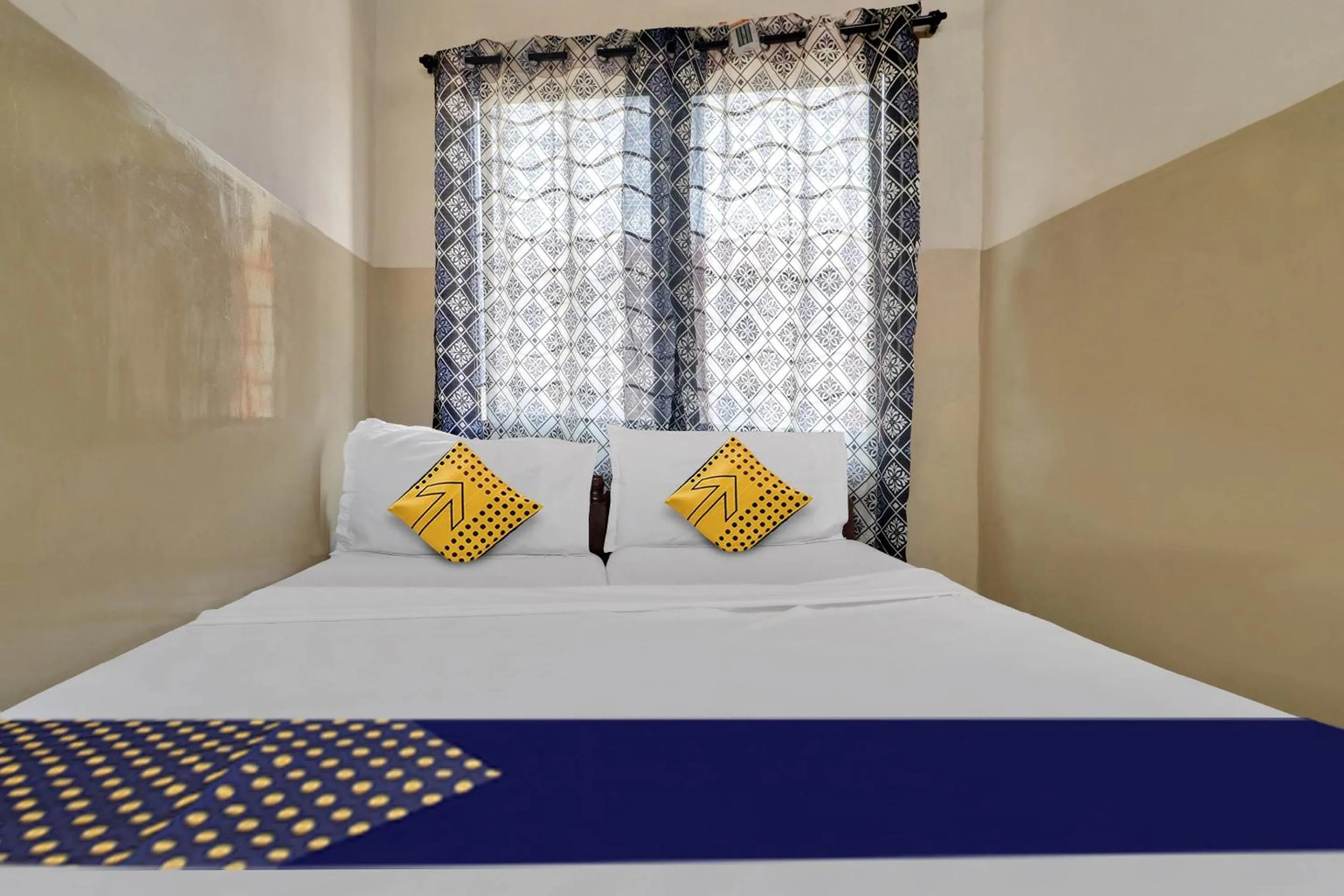 Bedroom, Bed in SPOT ON Gokul Residency Near Secunderabad Railway Station