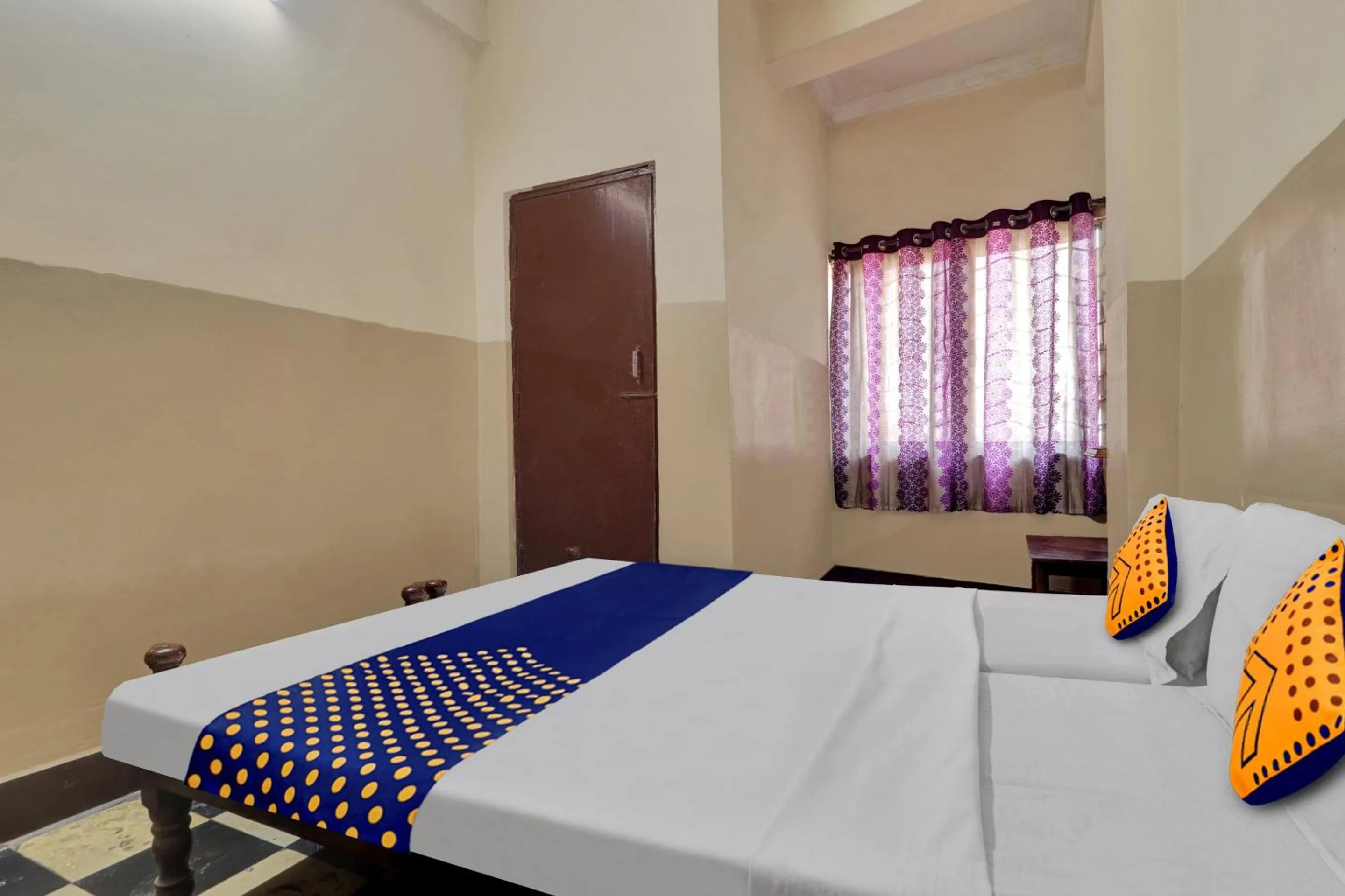 Bedroom, Bed in SPOT ON Gokul Residency Near Secunderabad Railway Station
