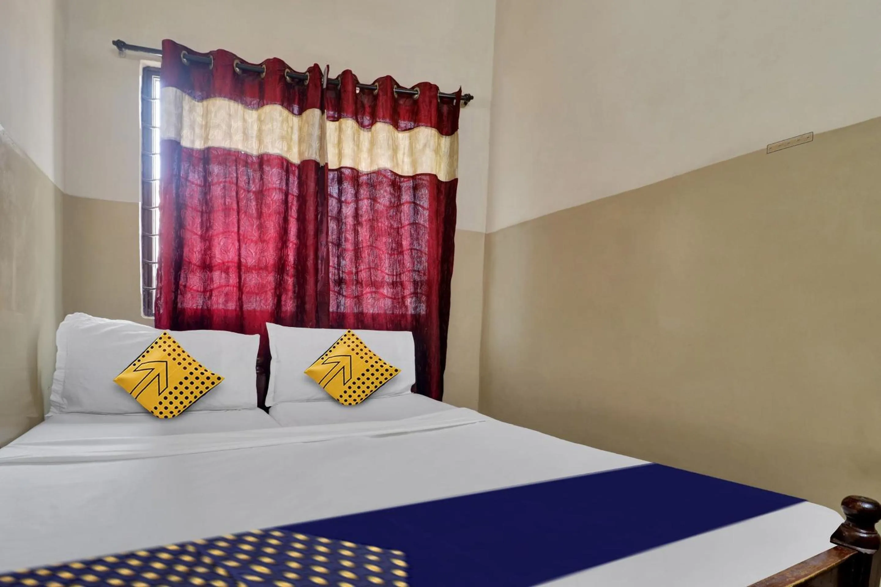 Bedroom, Bed in SPOT ON Gokul Residency Near Secunderabad Railway Station