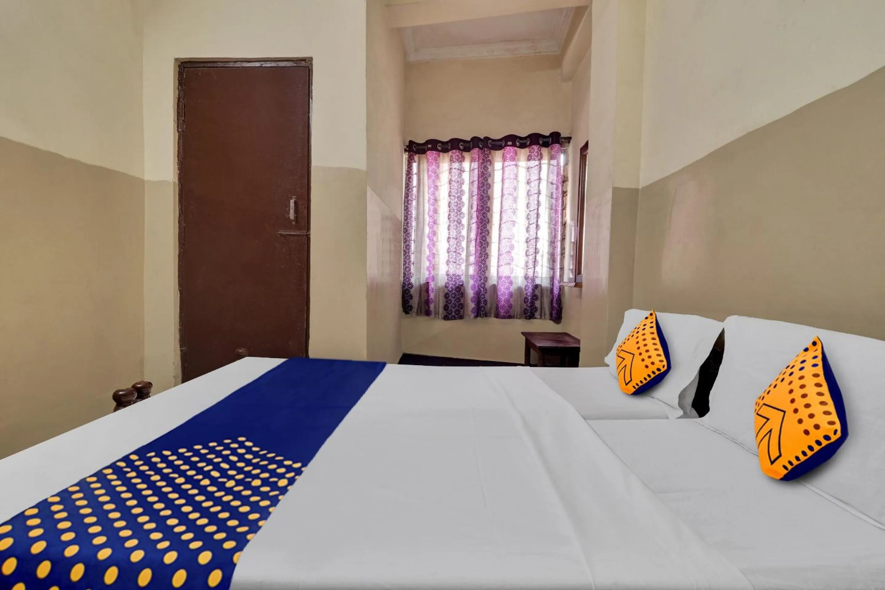 Bedroom, Bed in SPOT ON Gokul Residency Near Secunderabad Railway Station