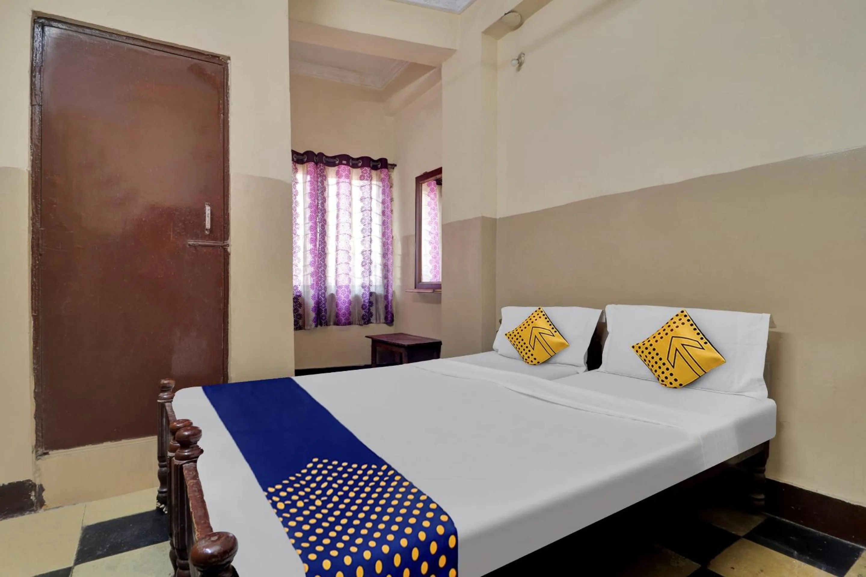 Bedroom, Bed in SPOT ON Gokul Residency Near Secunderabad Railway Station