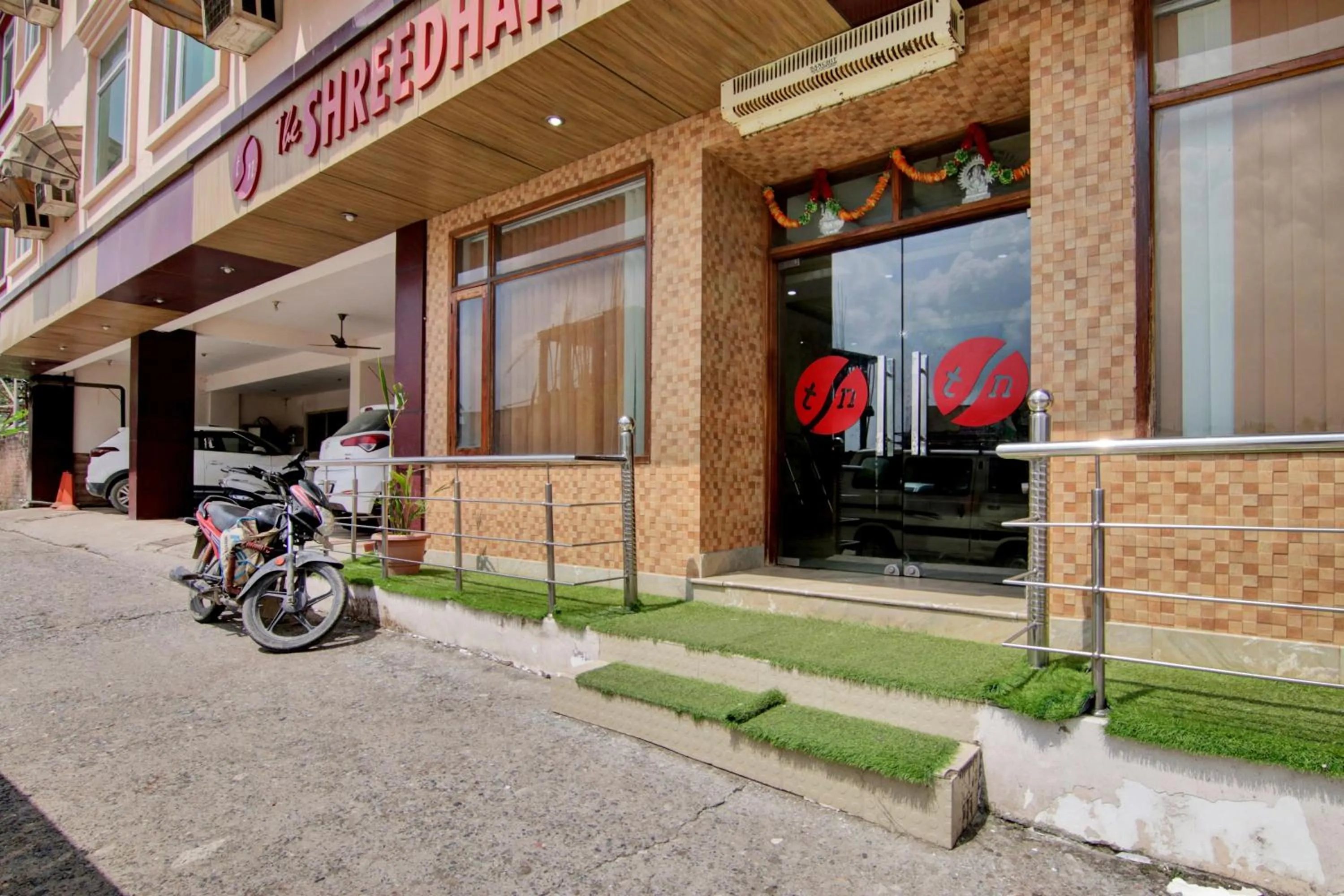 Facade/entrance in Collection O The Shree Dhar Niwas