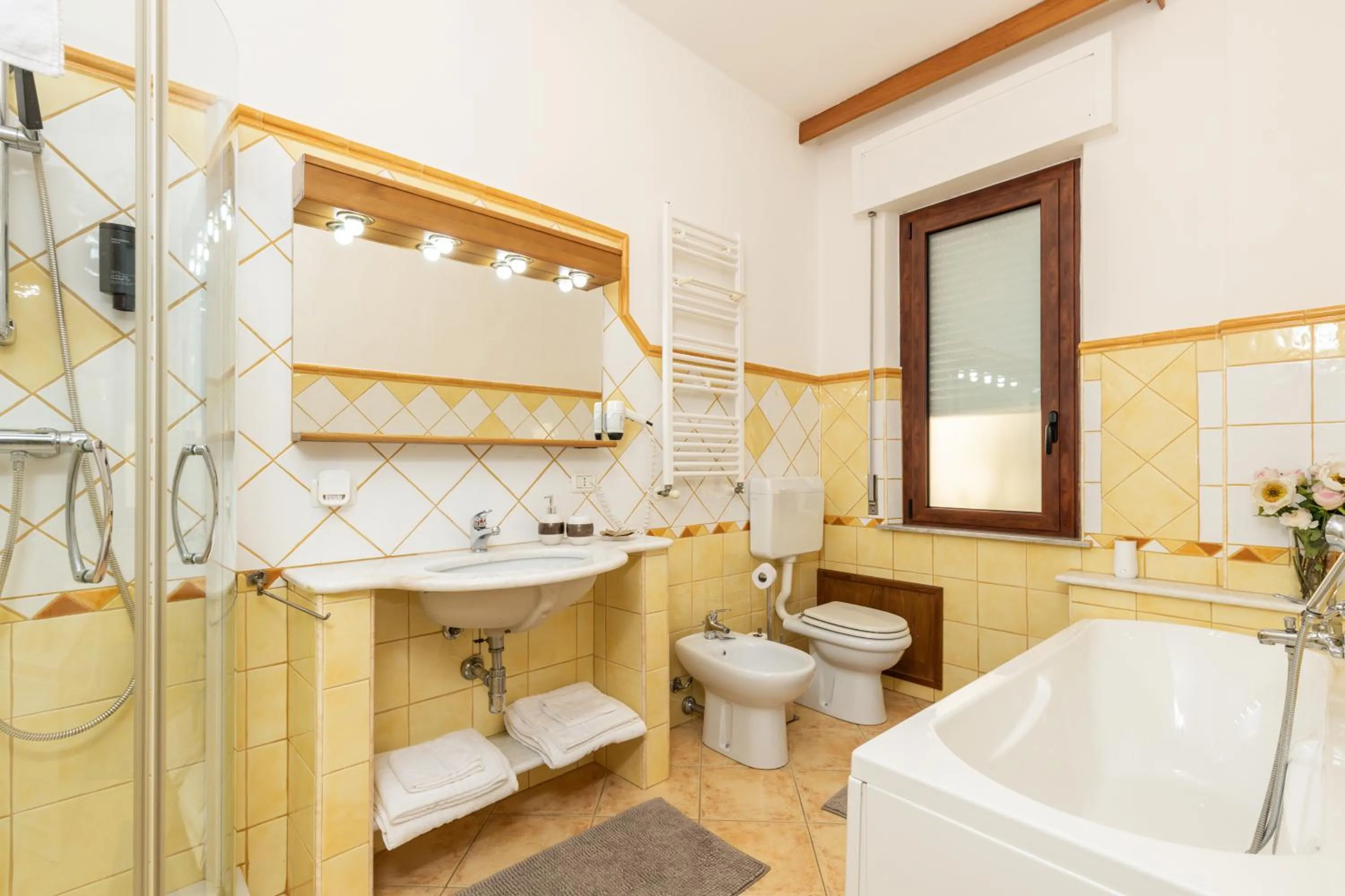 Shower in B&B Calamoresca