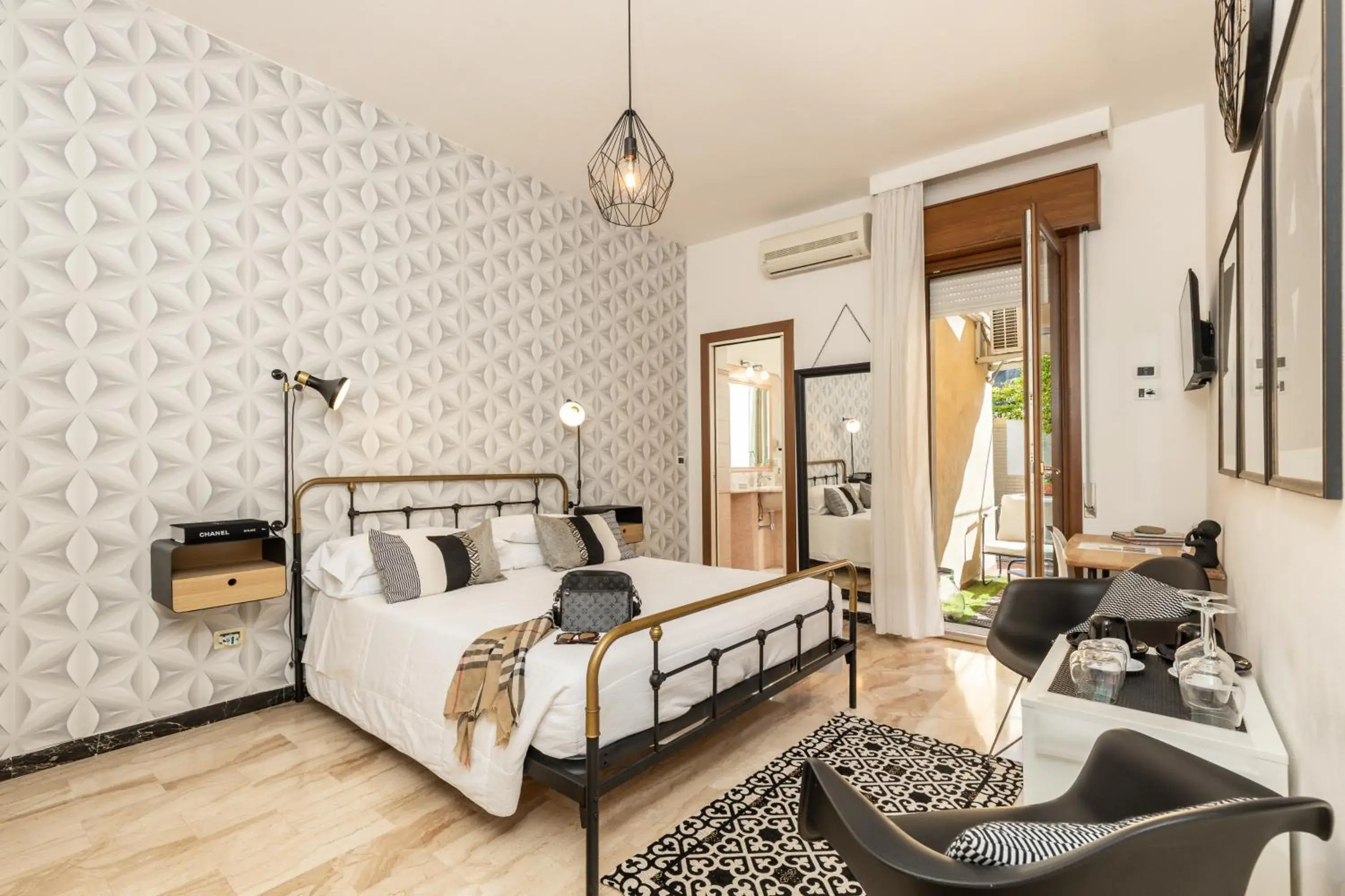 Double Room with Terrace in B&B Calamoresca Double Room with Terrace in B&B Calamoresca