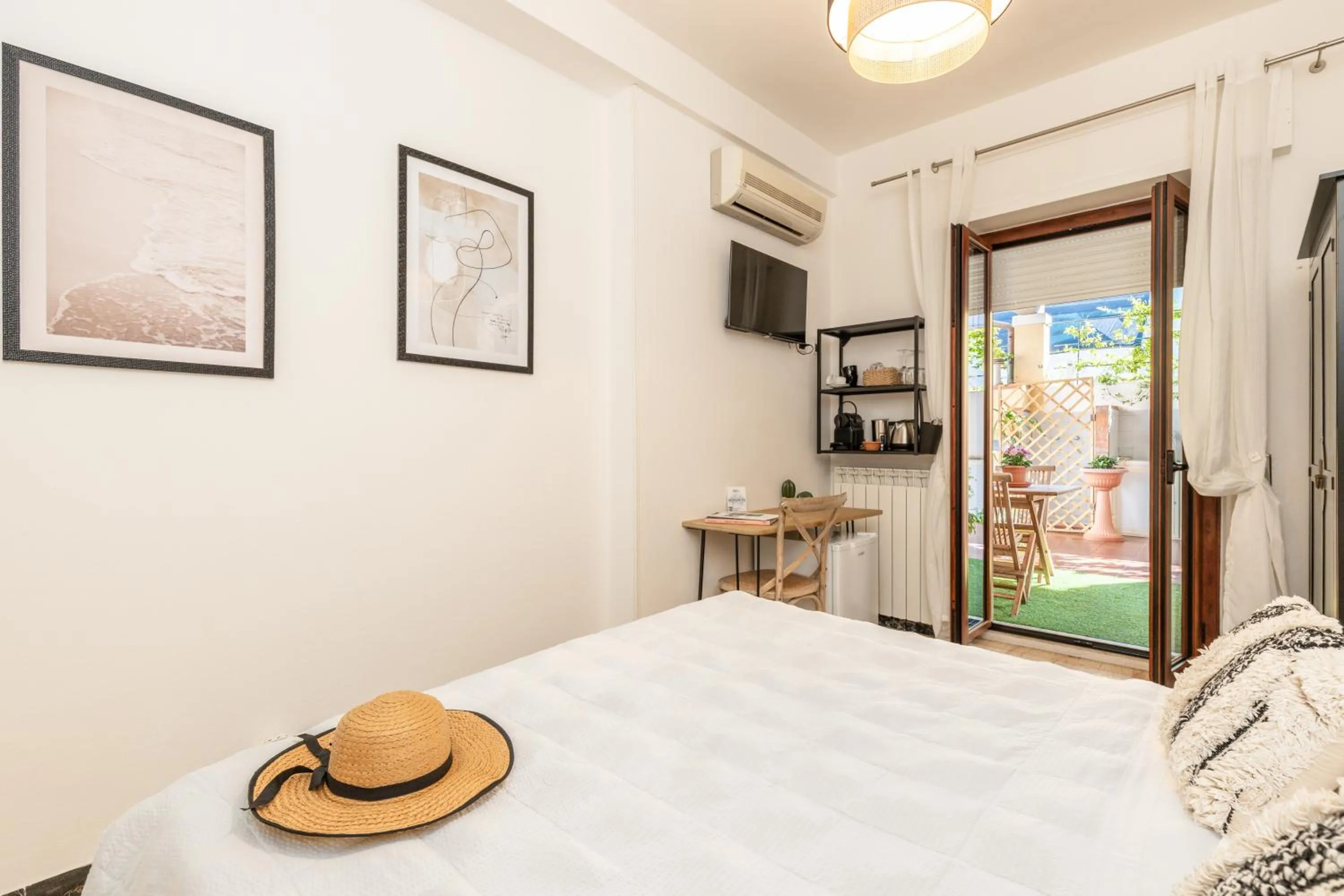 Bed in B&B Calamoresca