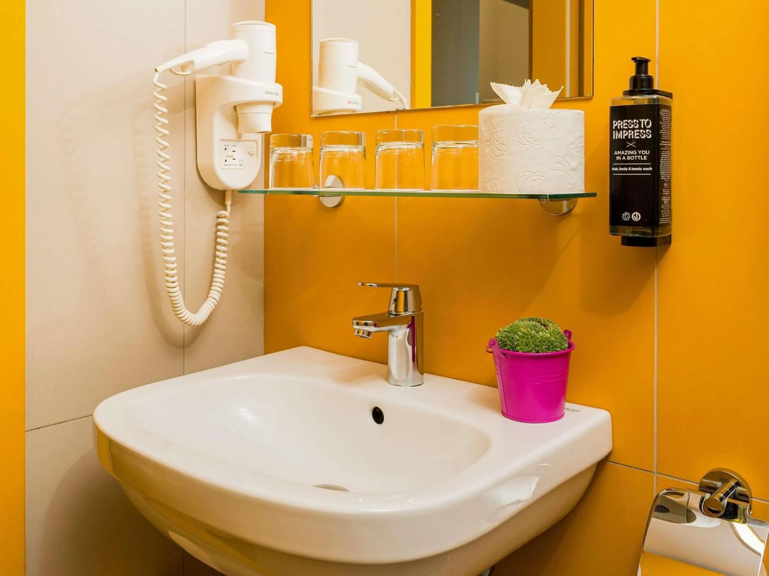 Bedroom in ibis Styles Budapest Citywest