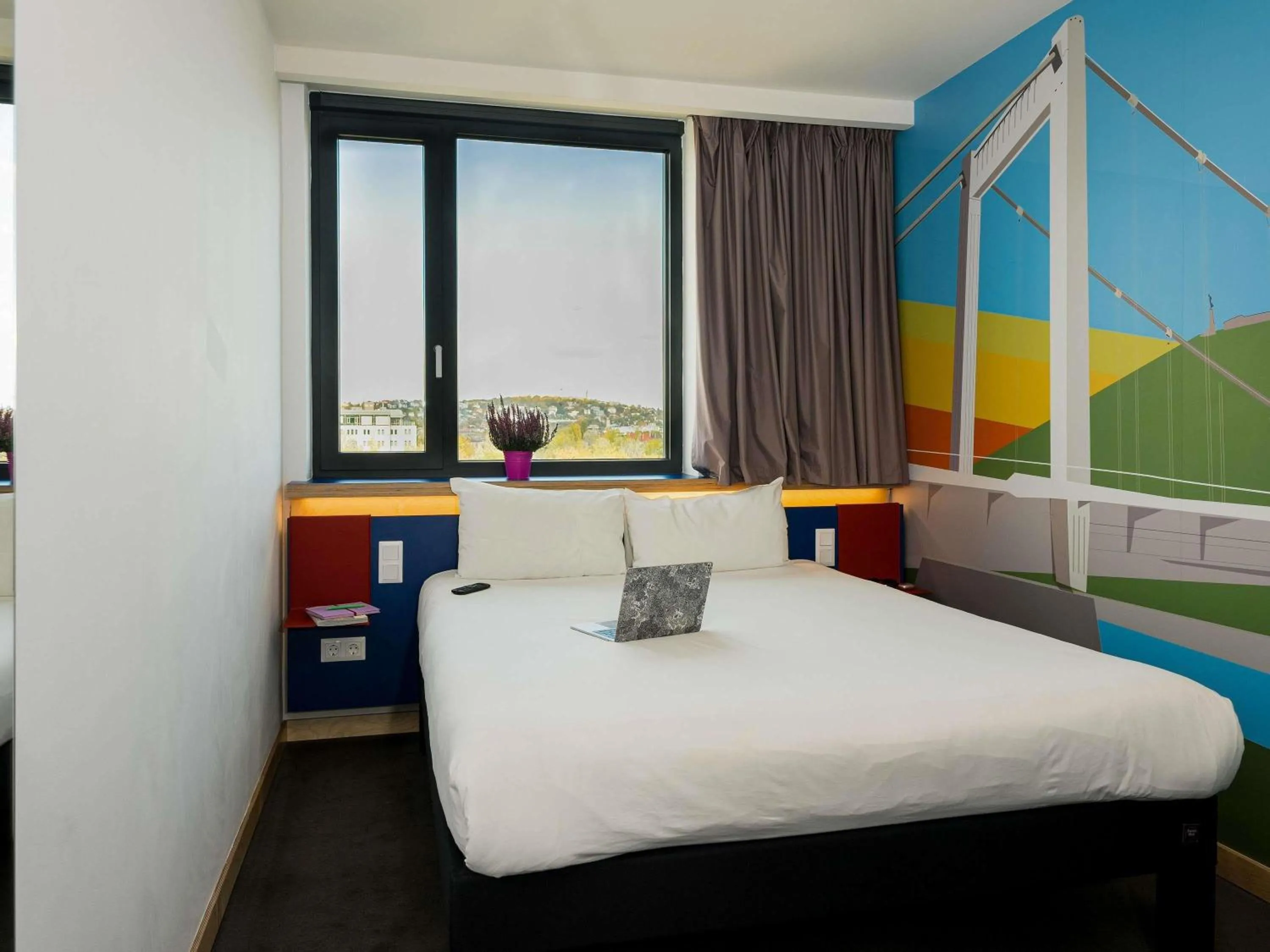 Bedroom, Bed in ibis Styles Budapest Citywest