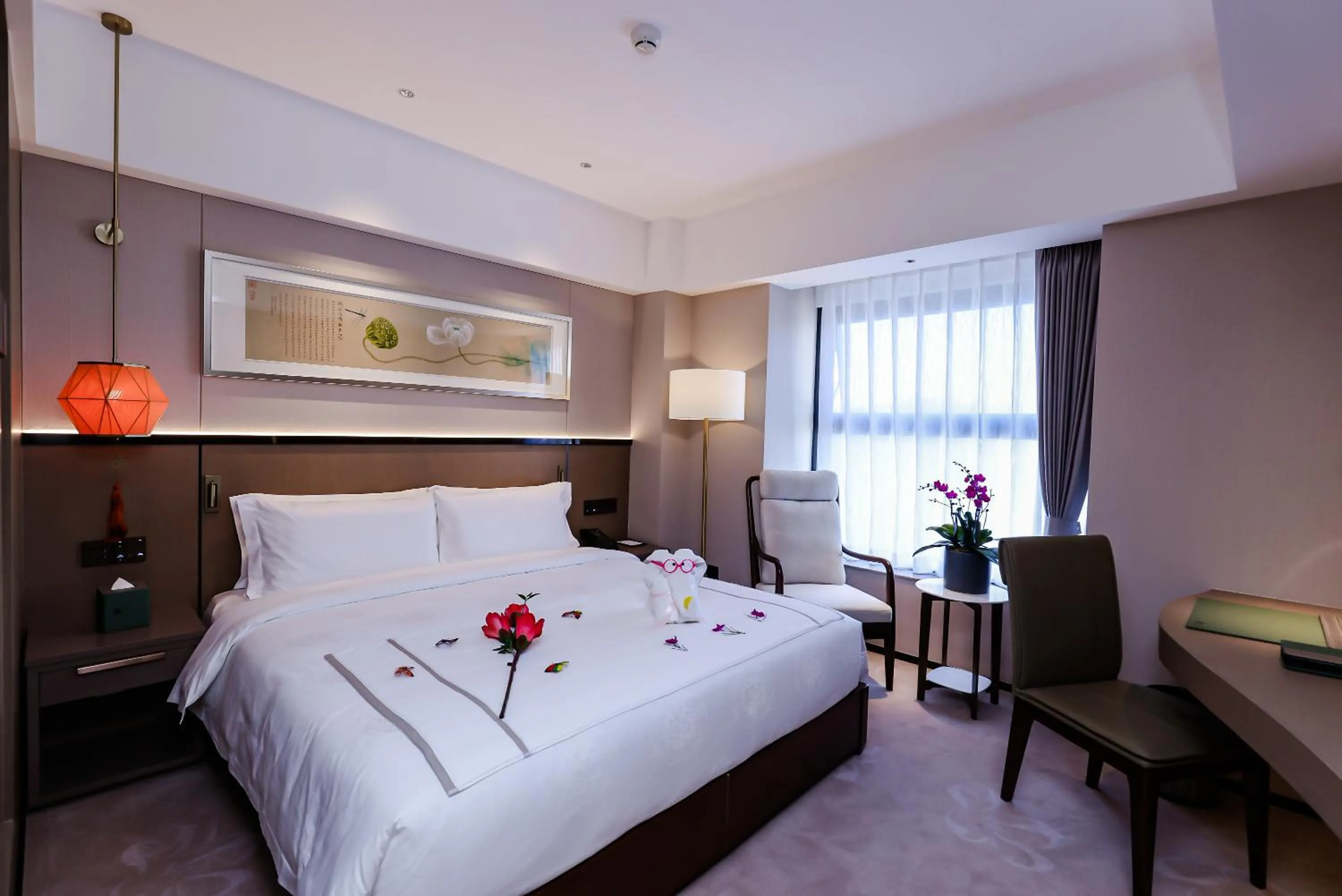 Bed in Beijing Guangdong Hotel