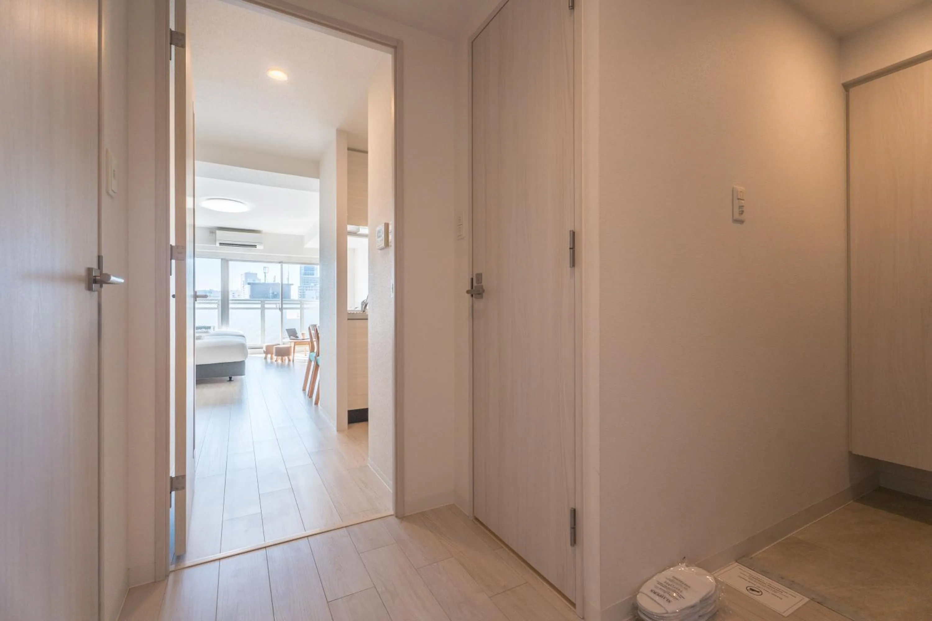 Photo of the whole room in ESLEAD HOTEL Osaka Tsuruhashi