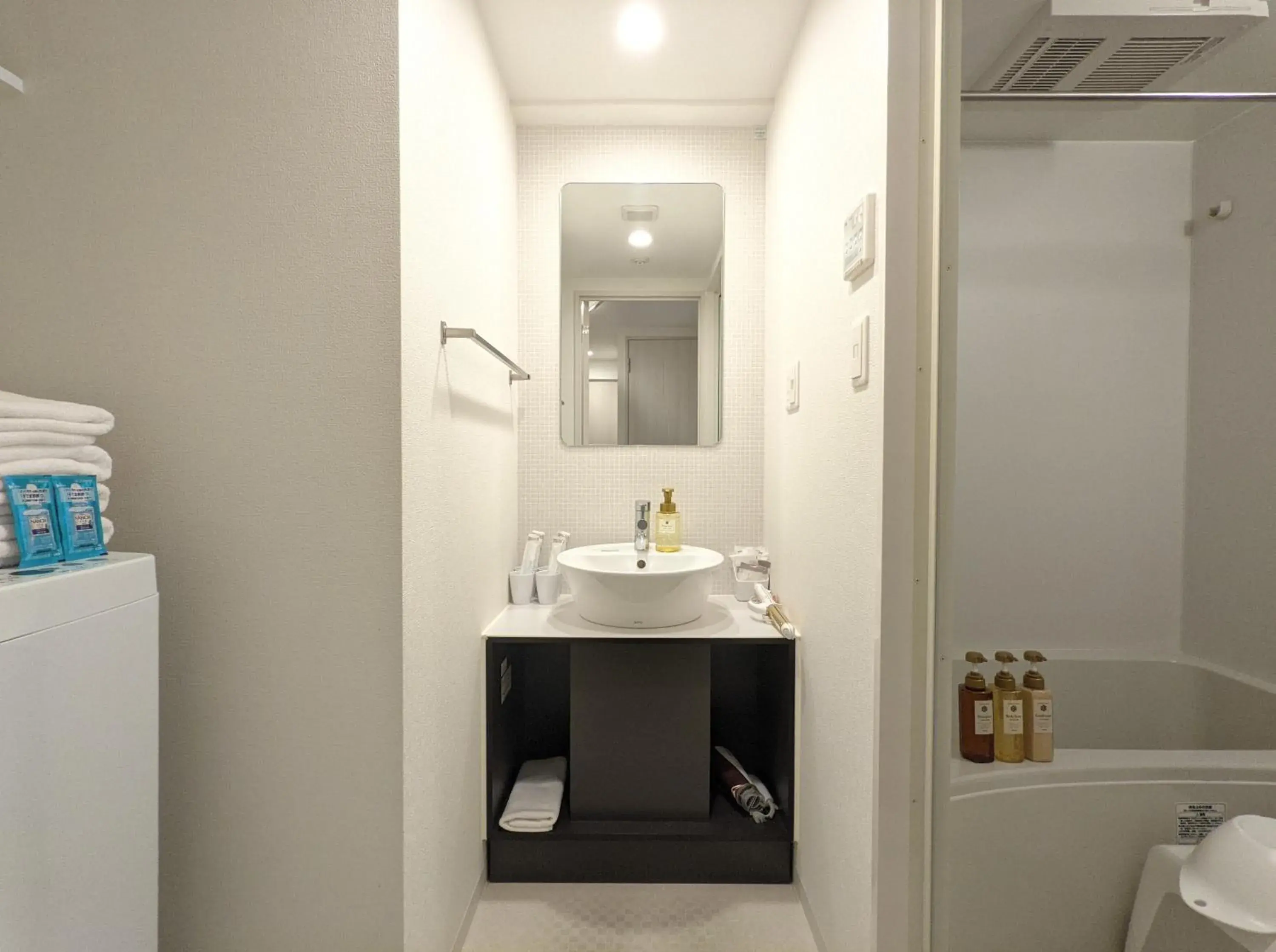 Deluxe Family Room in ESLEAD HOTEL Osaka Tsuruhashi Deluxe Family Room in ESLEAD HOTEL Osaka Tsuruhashi