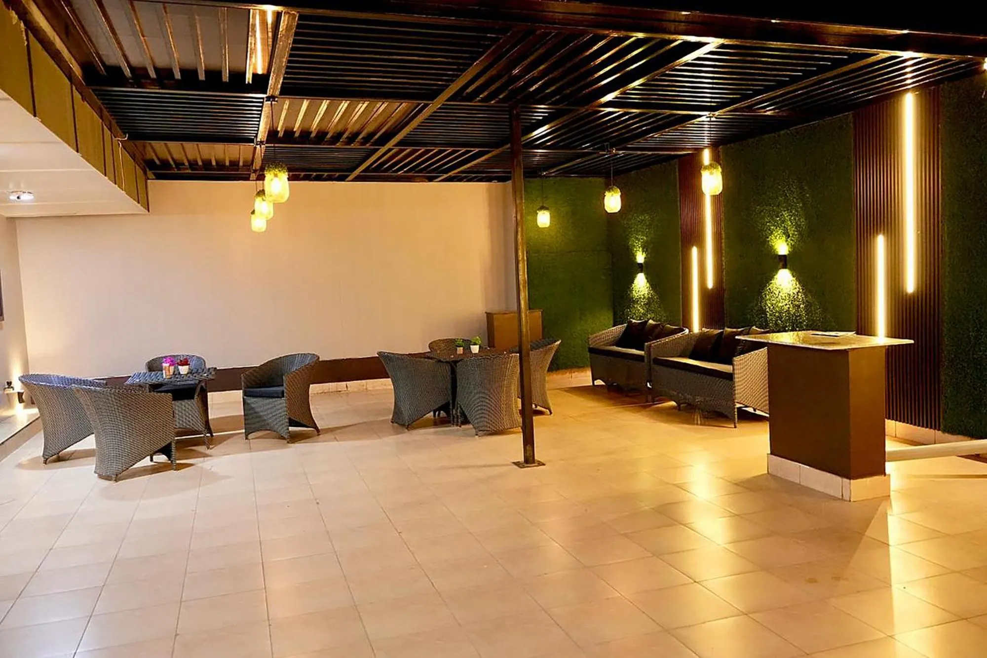 Restaurant/places to eat in FabHotel Kirti Nagar