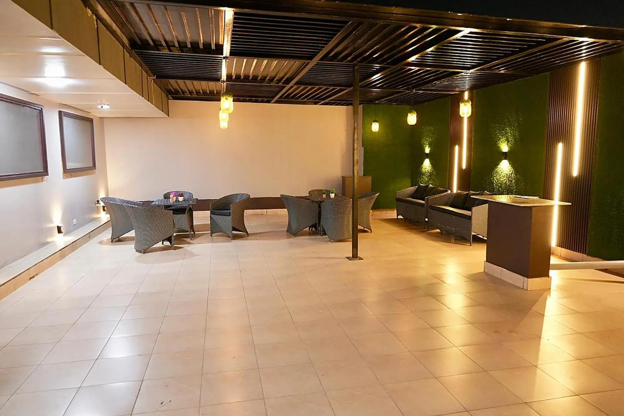 Restaurant/places to eat in FabHotel Kirti Nagar